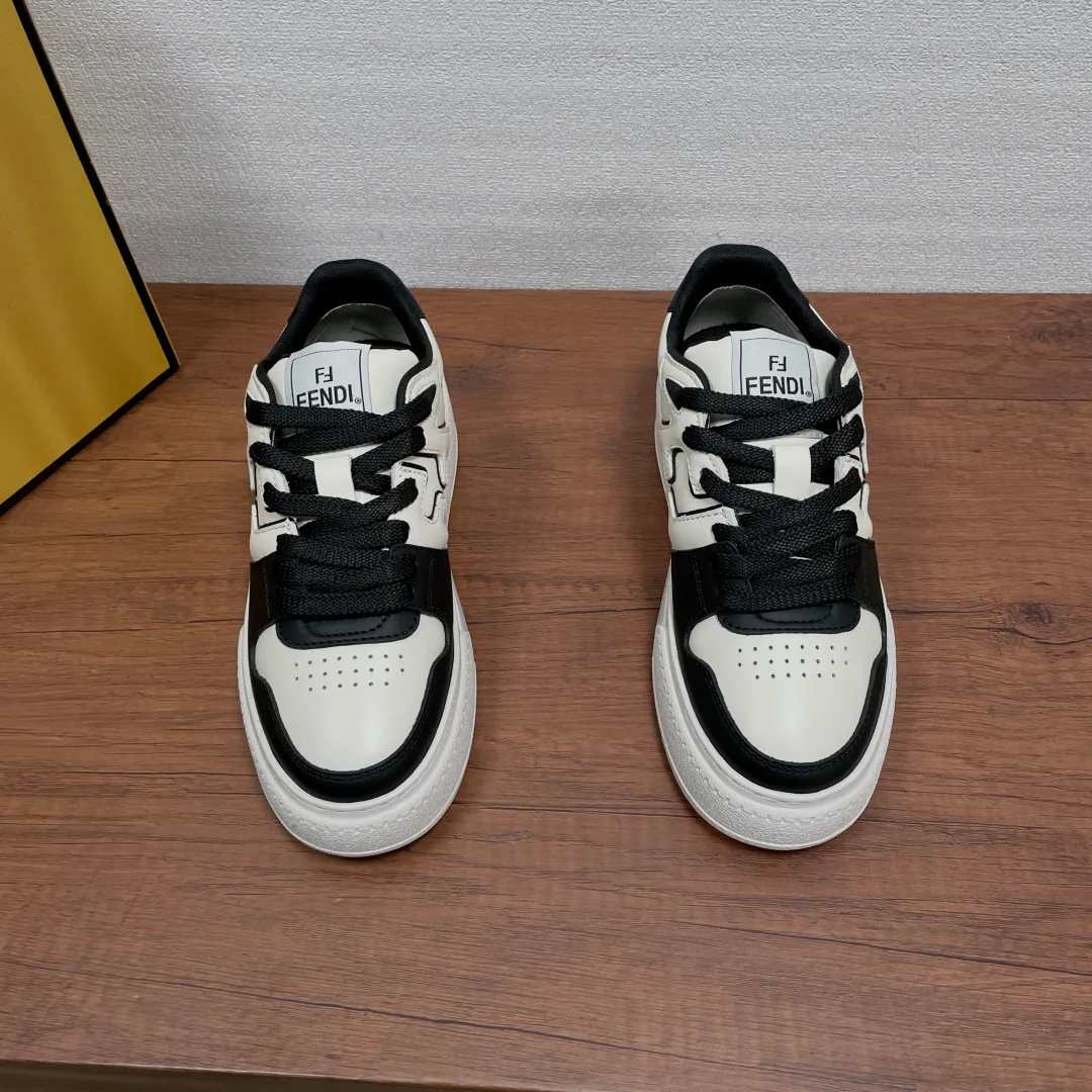 Кроссовки Женские Fendi 18626507