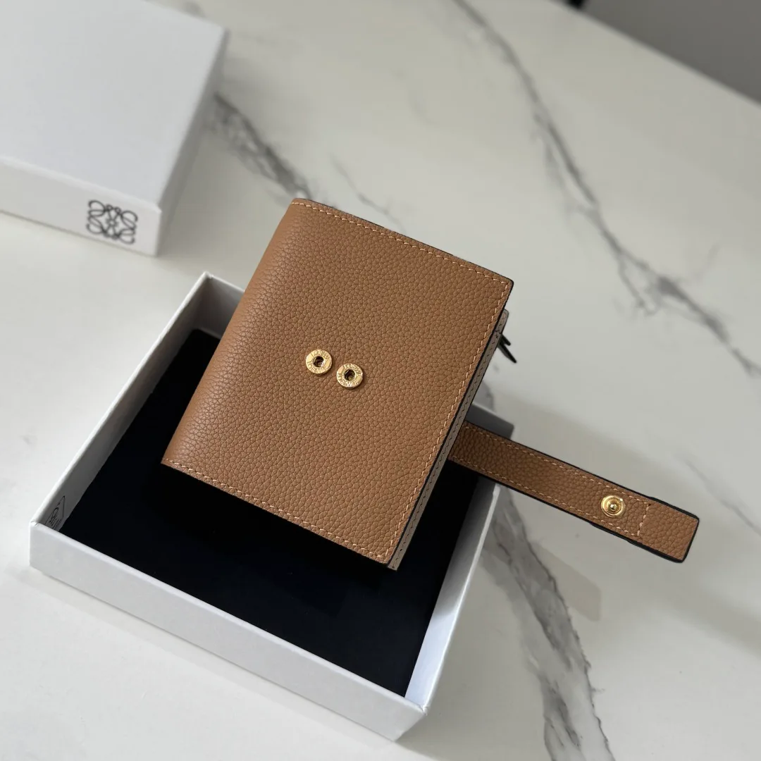 Клатчи Женские Loewe 17502820