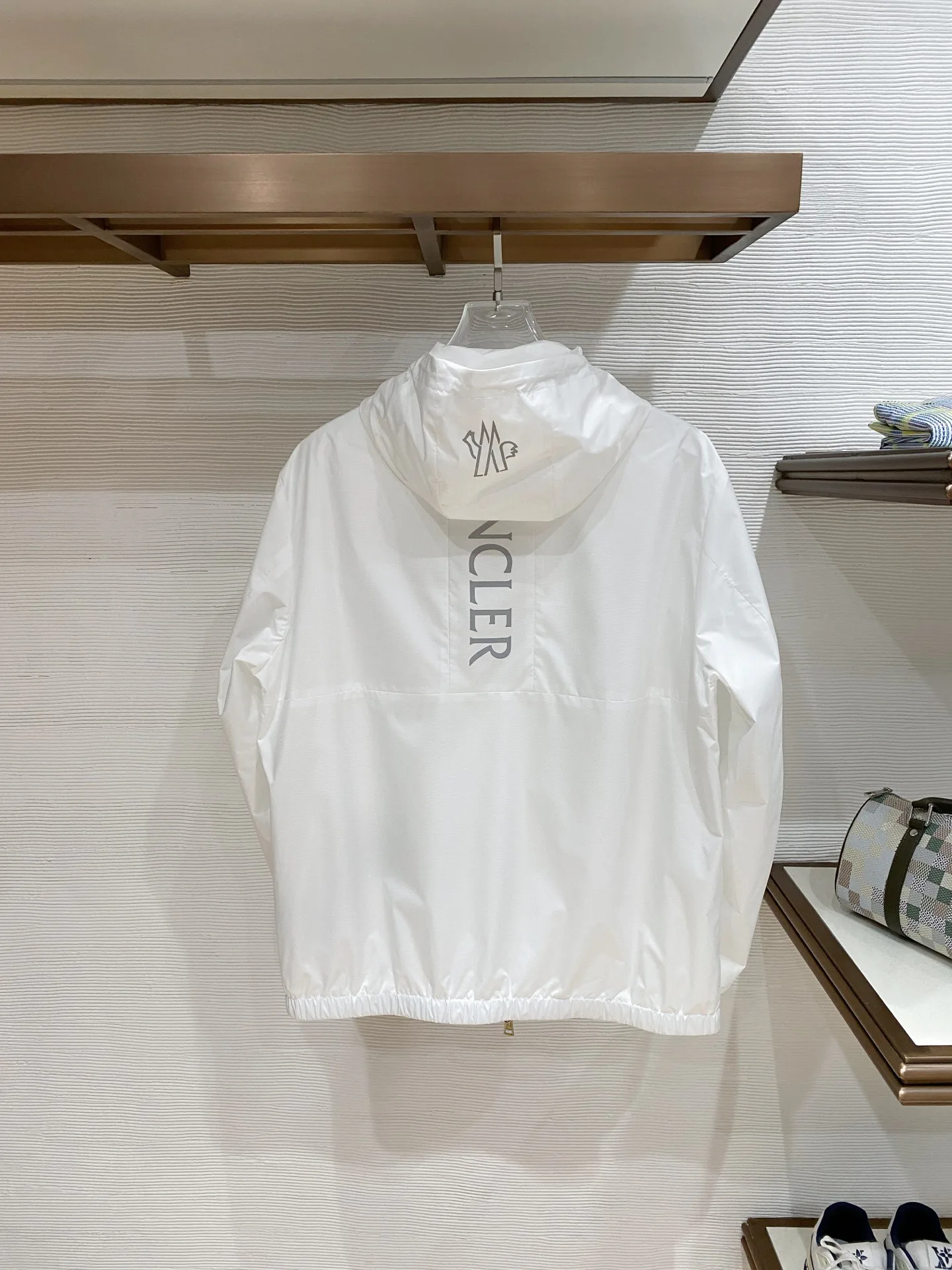 Куртки И Пуховики Мужские Moncler 5059686