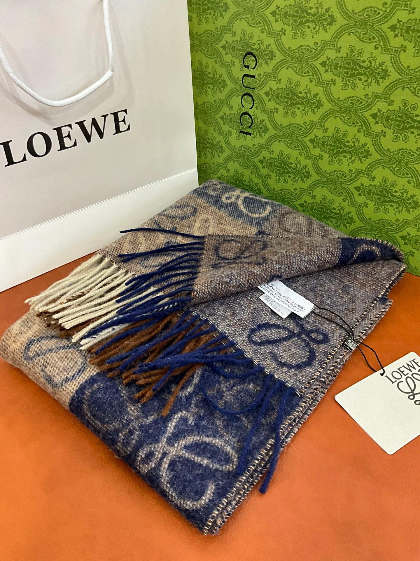 Шарфы Loewe 24051