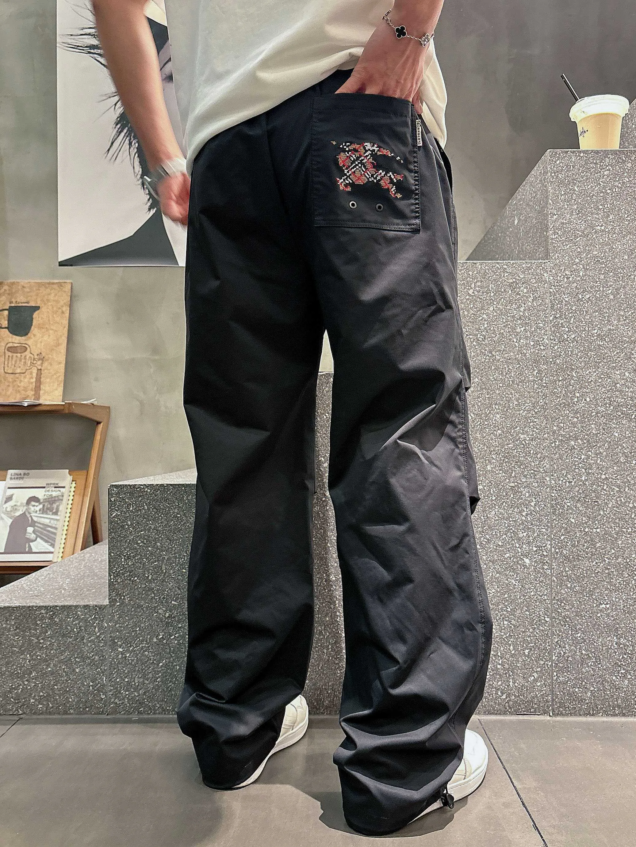 Брюки Мужские Burberry 13147772