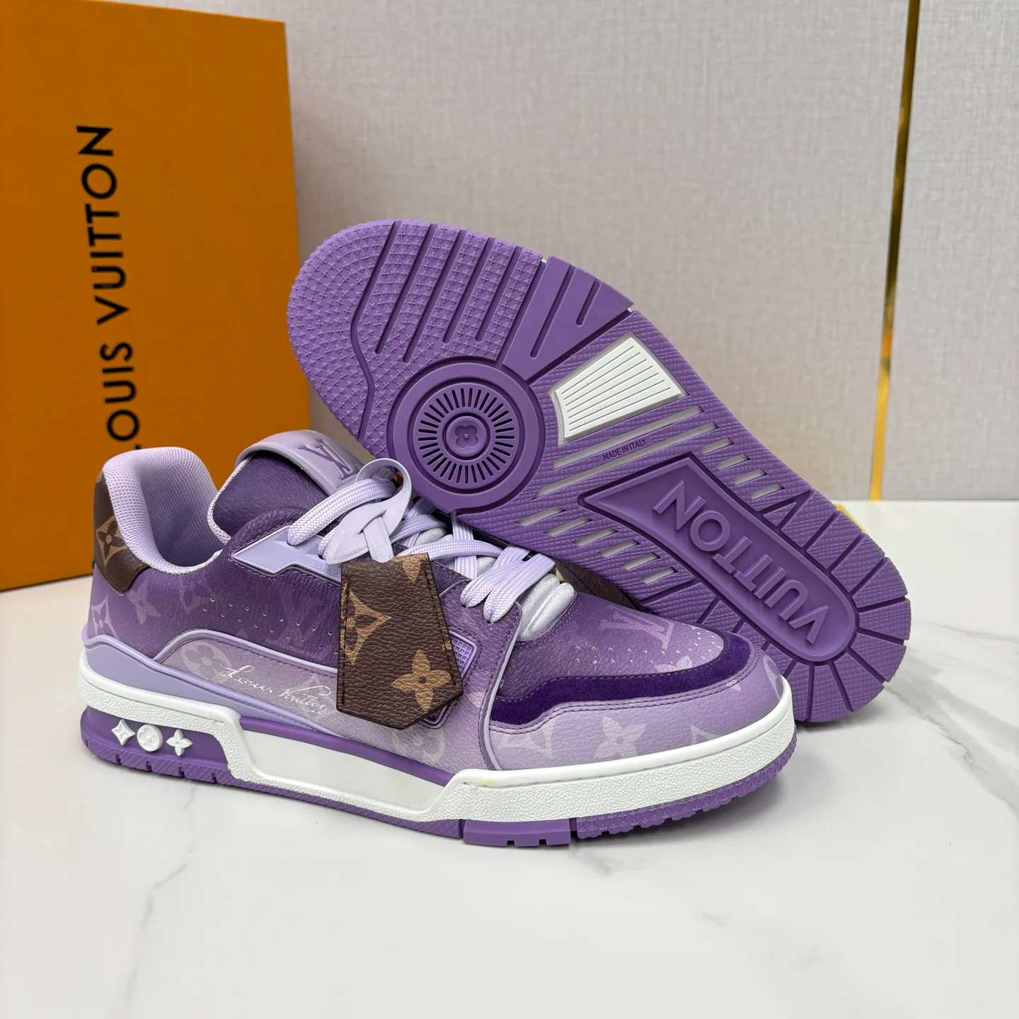 Кроссовки Женские Louis Vuitton 13140857
