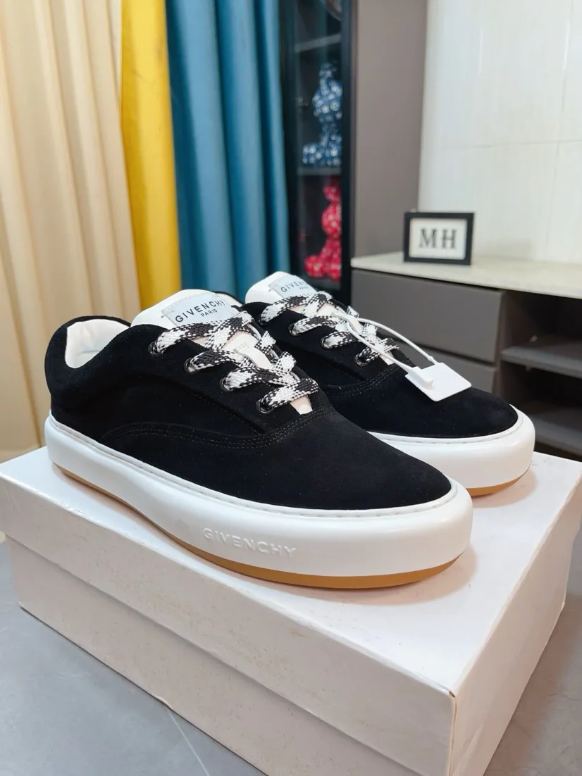 Кроссовки Женские Givenchy 18417399