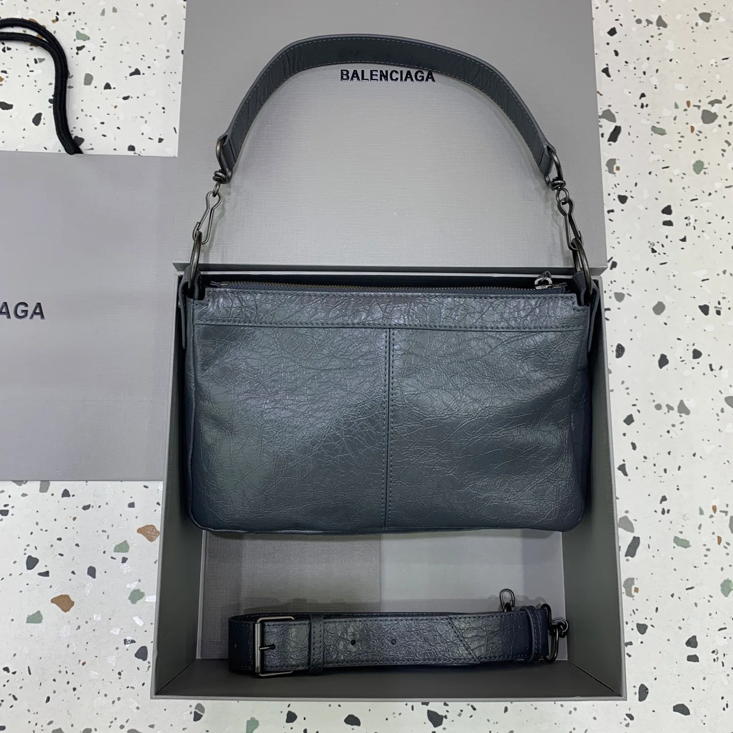 Сумки На Ремне Женские Balenciaga 13427263