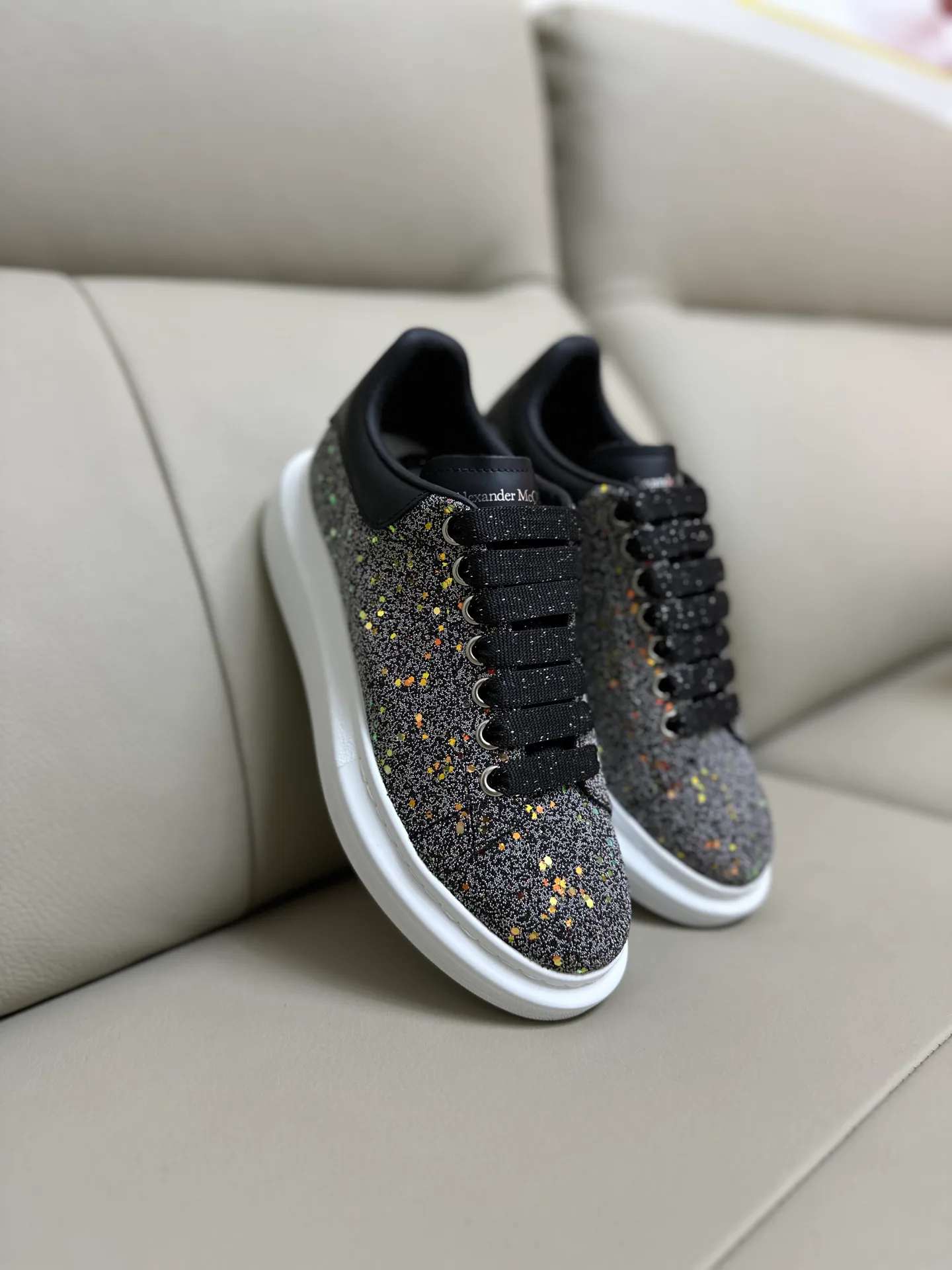 Кроссовки Женские Alexander Mcqueen 18616784