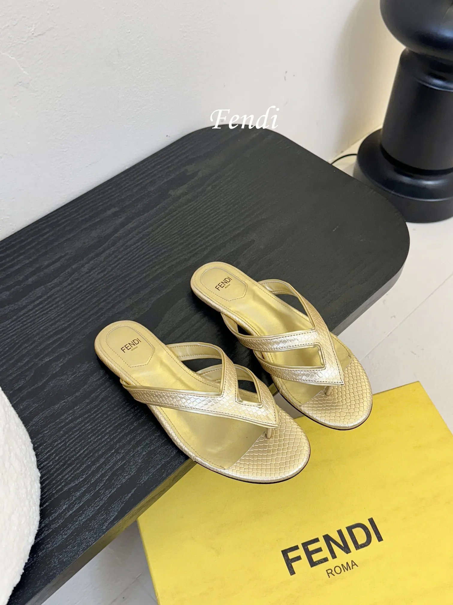 Шлепанцы Женские Fendi 11442