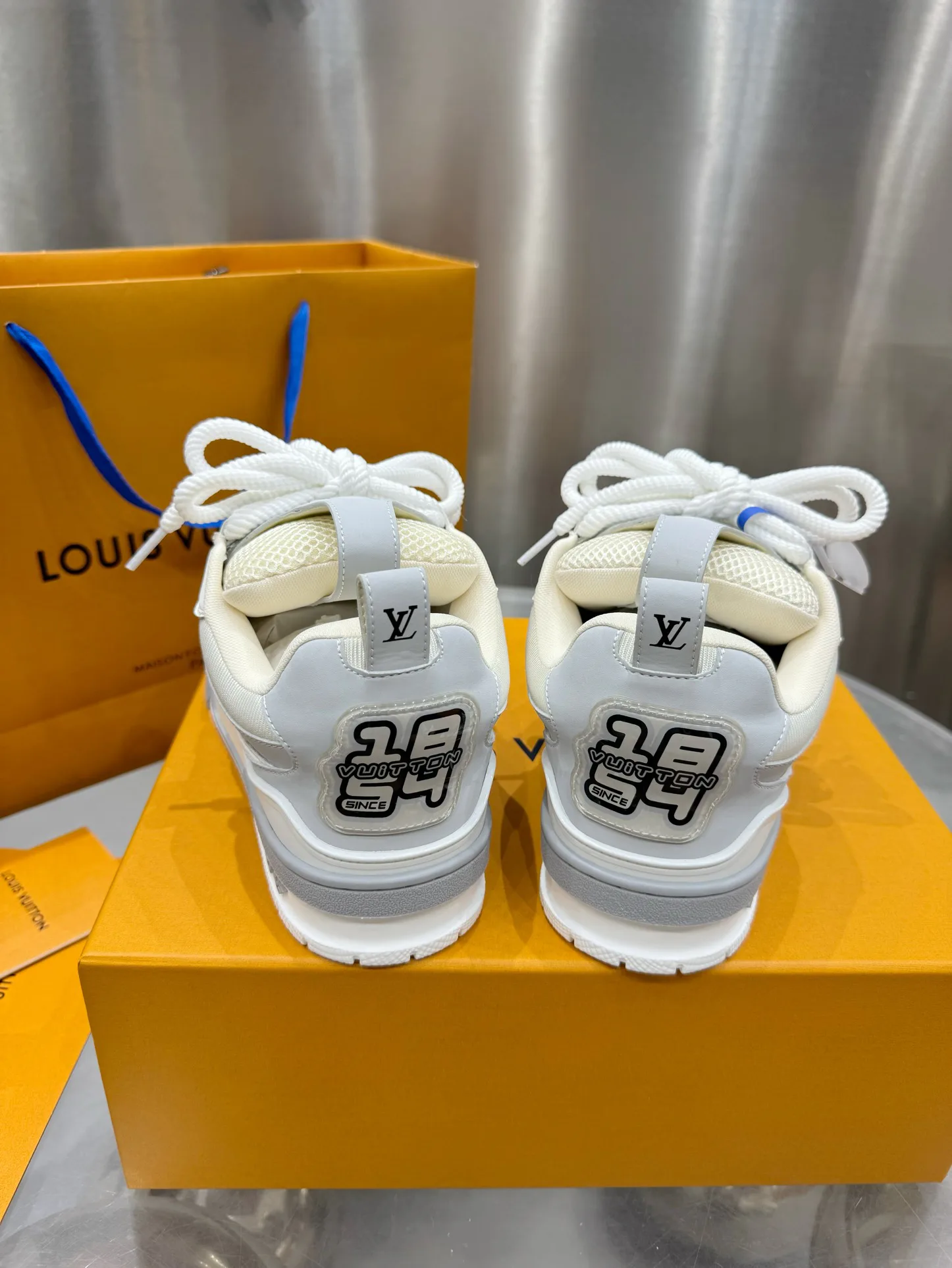 Кроссовки Женские Louis Vuitton 1141900