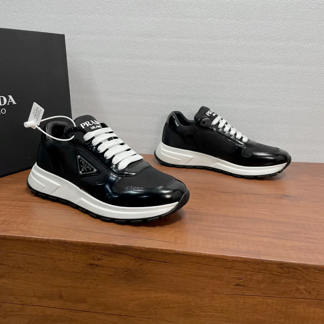 Кроссовки Мужские Prada 12834411