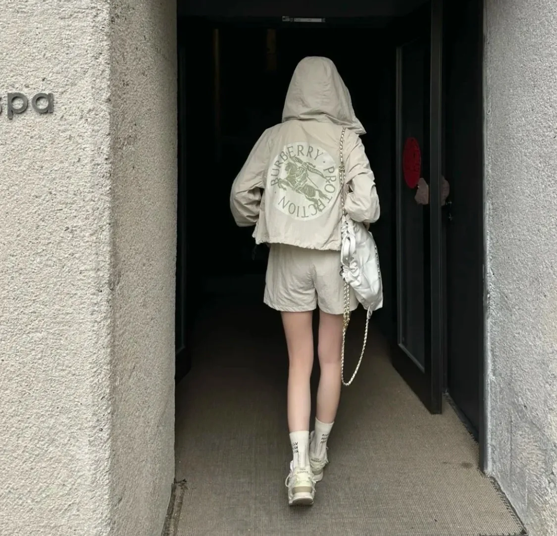 Куртки И Пуховики Женские Burberry 11224937