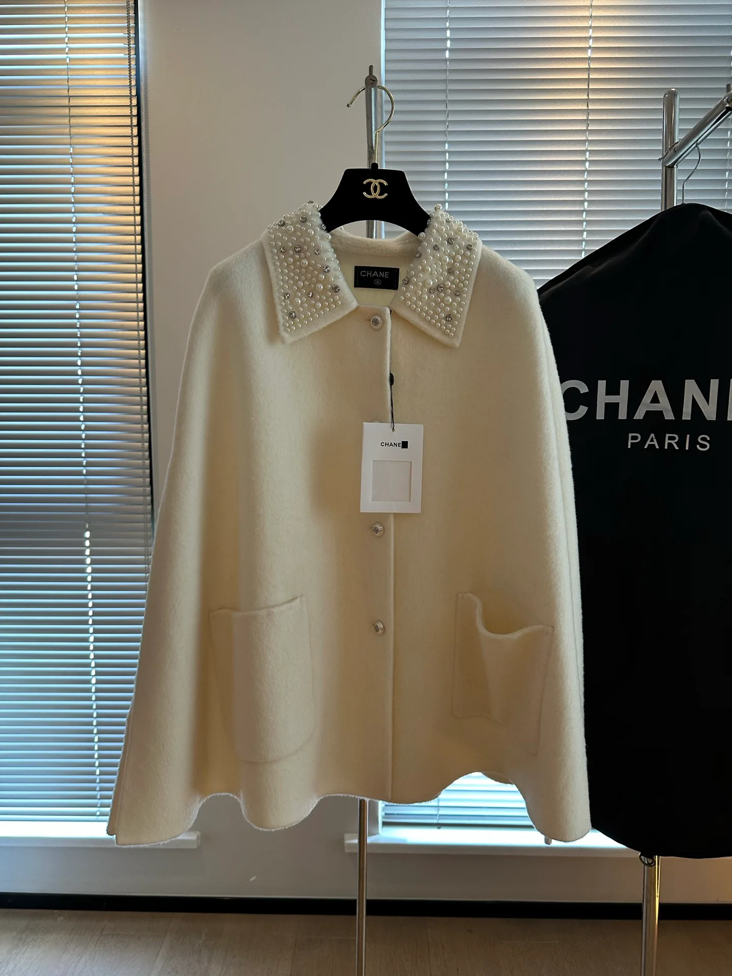 Пальто Женские Chanel 19018257
