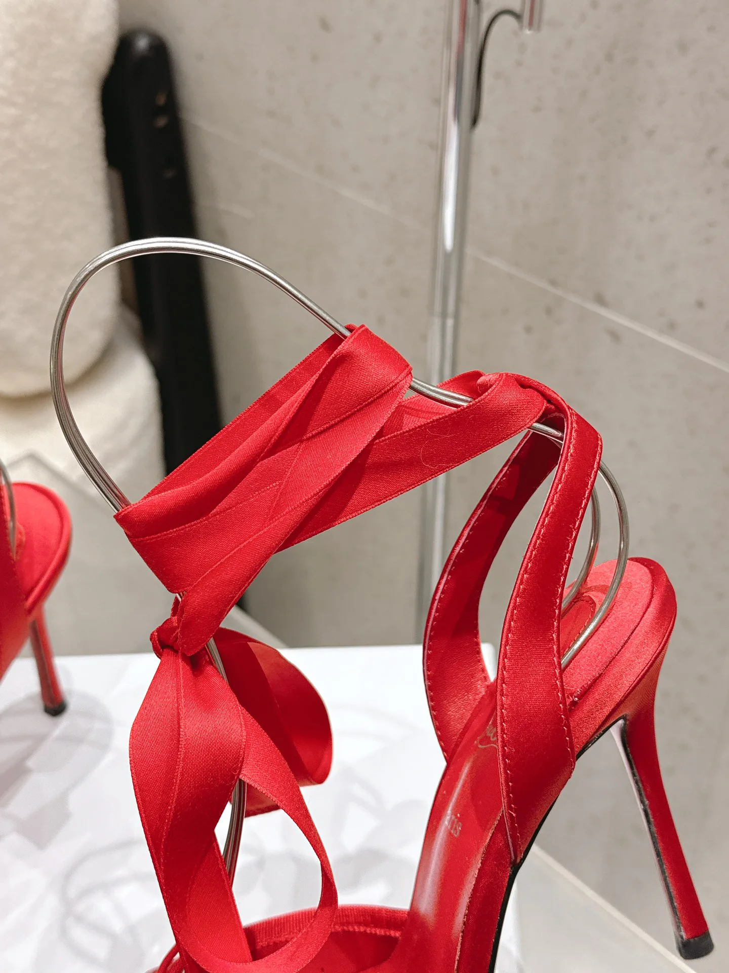 Туфли Женские Christian Louboutin 13078794