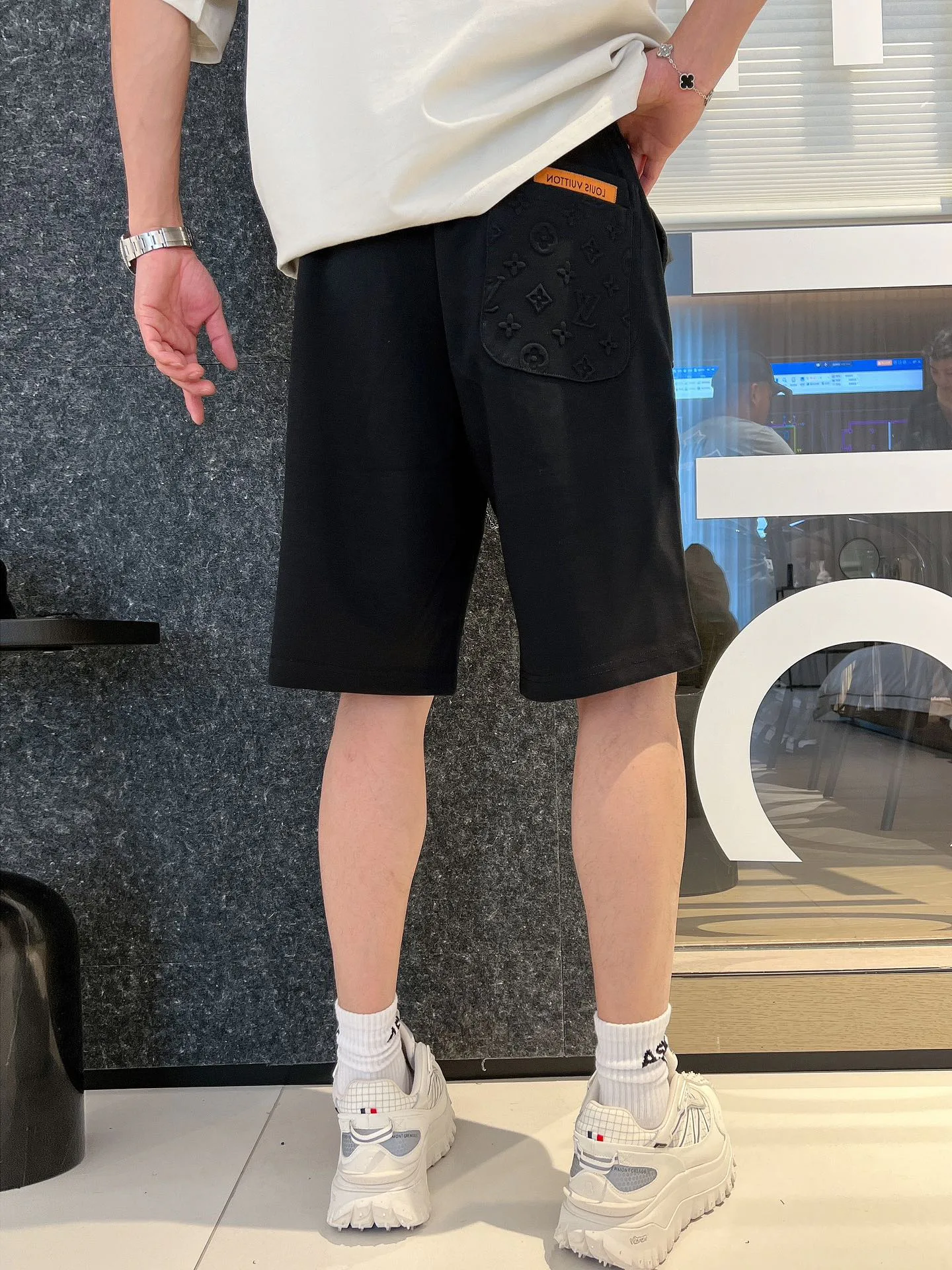 Шорты Мужские Louis Vuitton 13479624