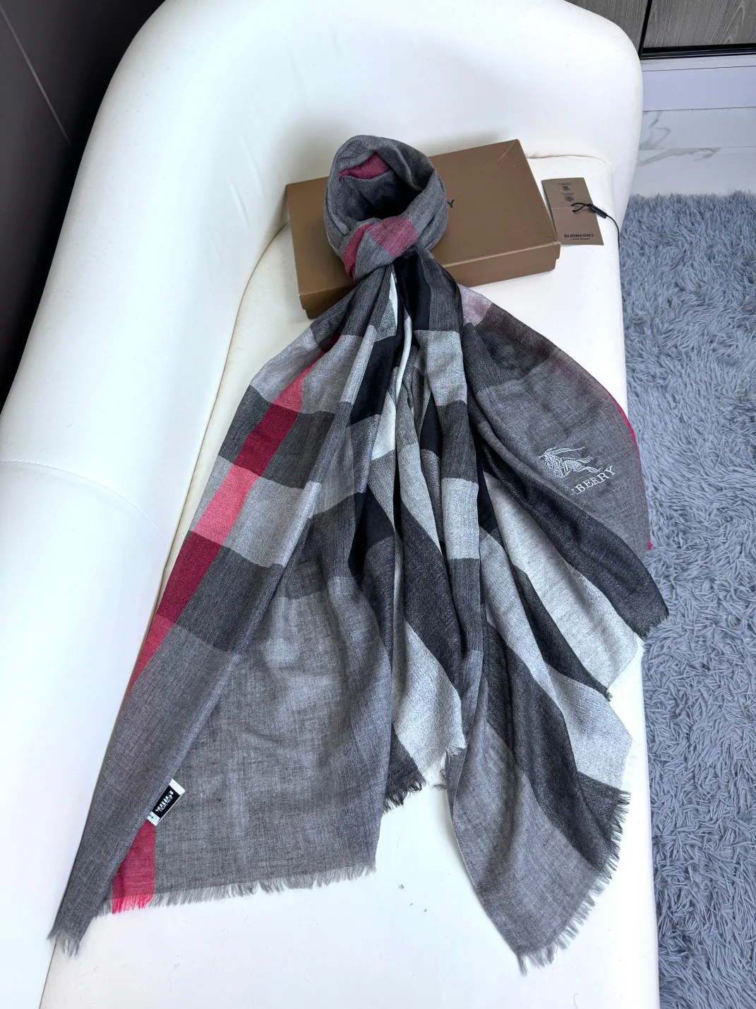 Шарфы Burberry 18501119