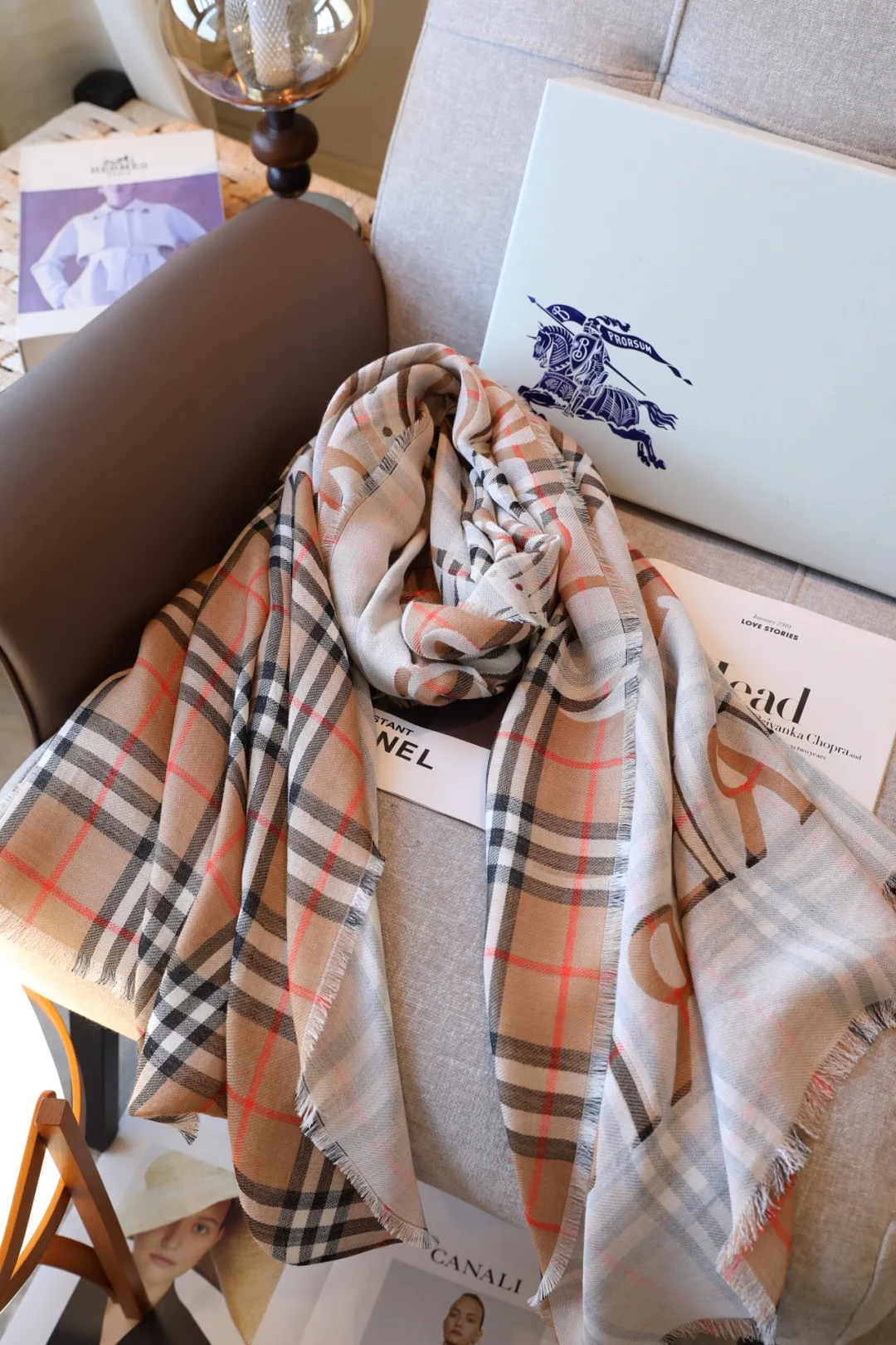 Шарфы Burberry 18618616
