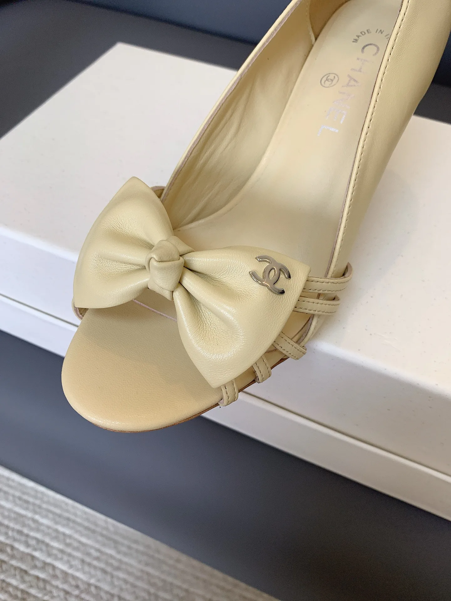 Туфли Женские Chanel 17656653