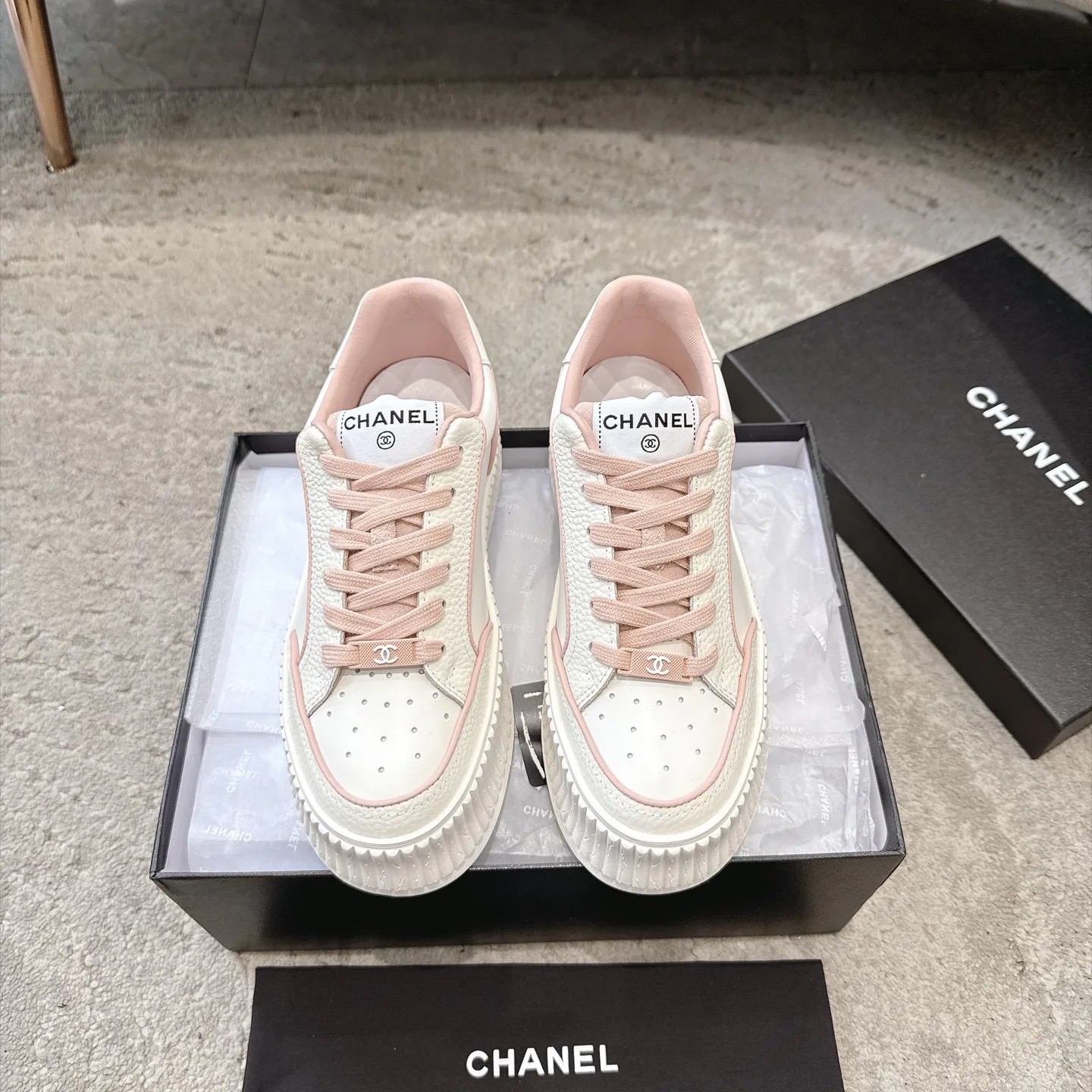 Кроссовки Женские Chanel 17933400