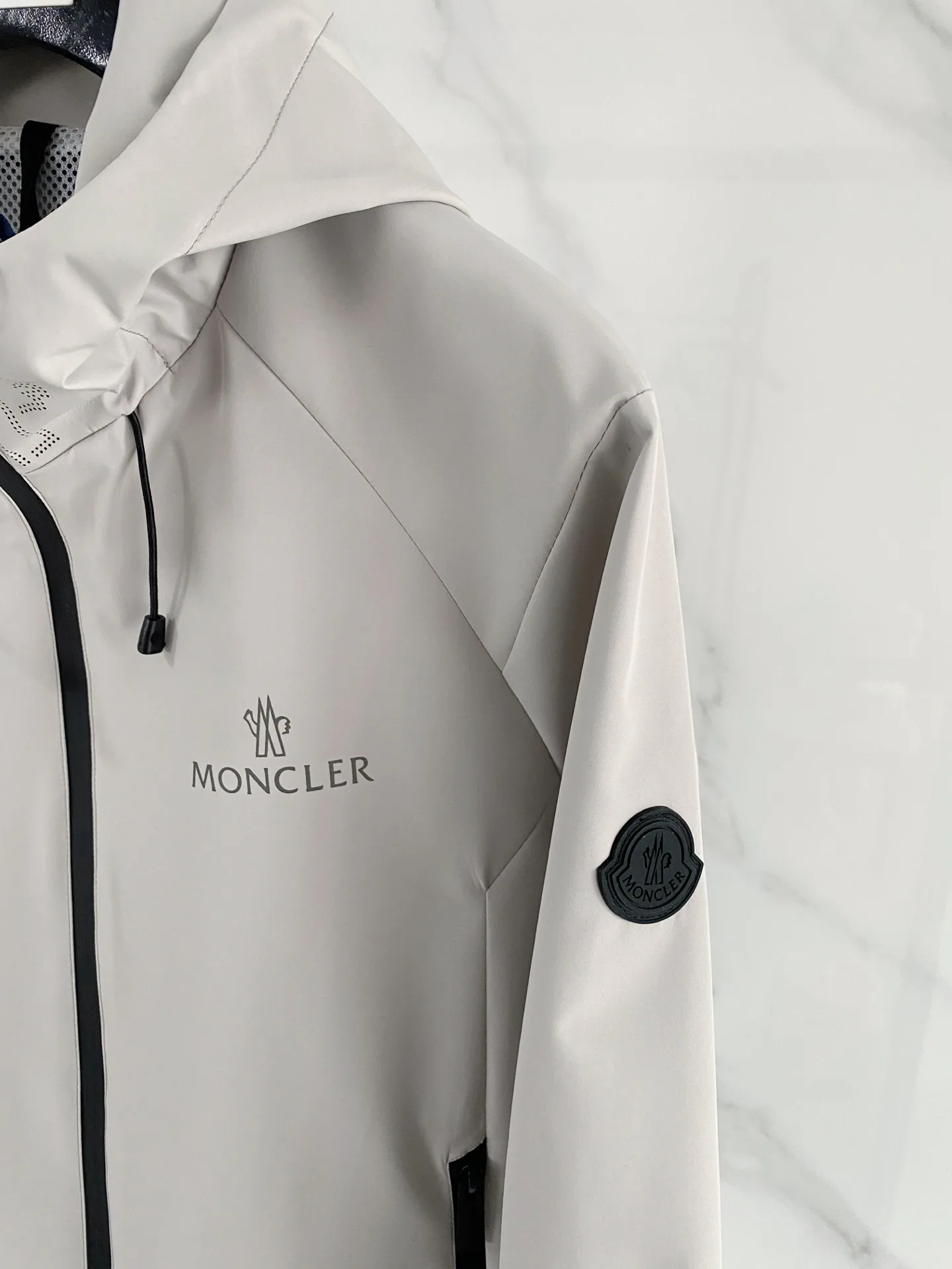 Куртки И Пуховики Мужские Moncler 10610751