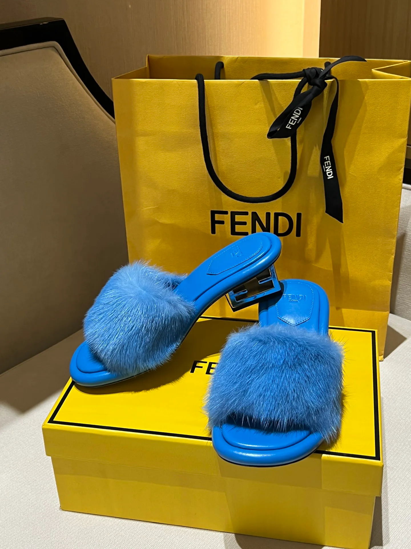 Босоножки Женские Fendi 353562