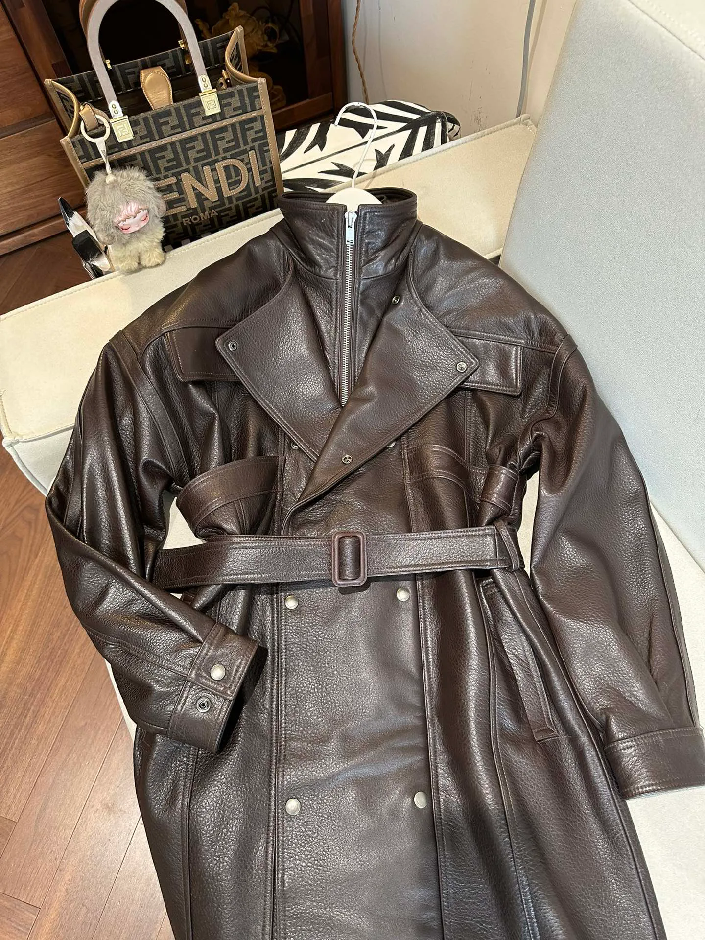 Кожаные Куртки И Дублёнки Женские Saint Laurent 697406