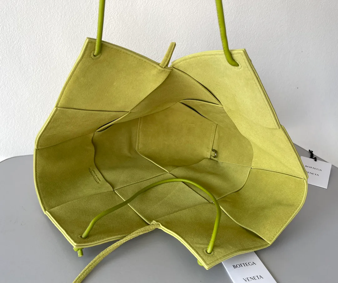 Классические Сумки Женские Bottega Veneta 10633452