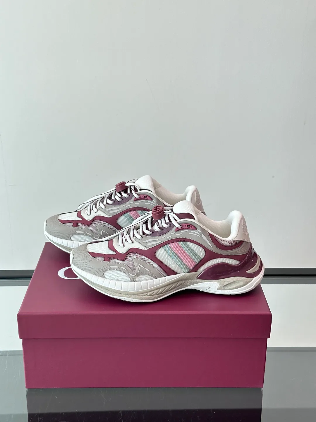 Кроссовки Женские Gucci 11398857