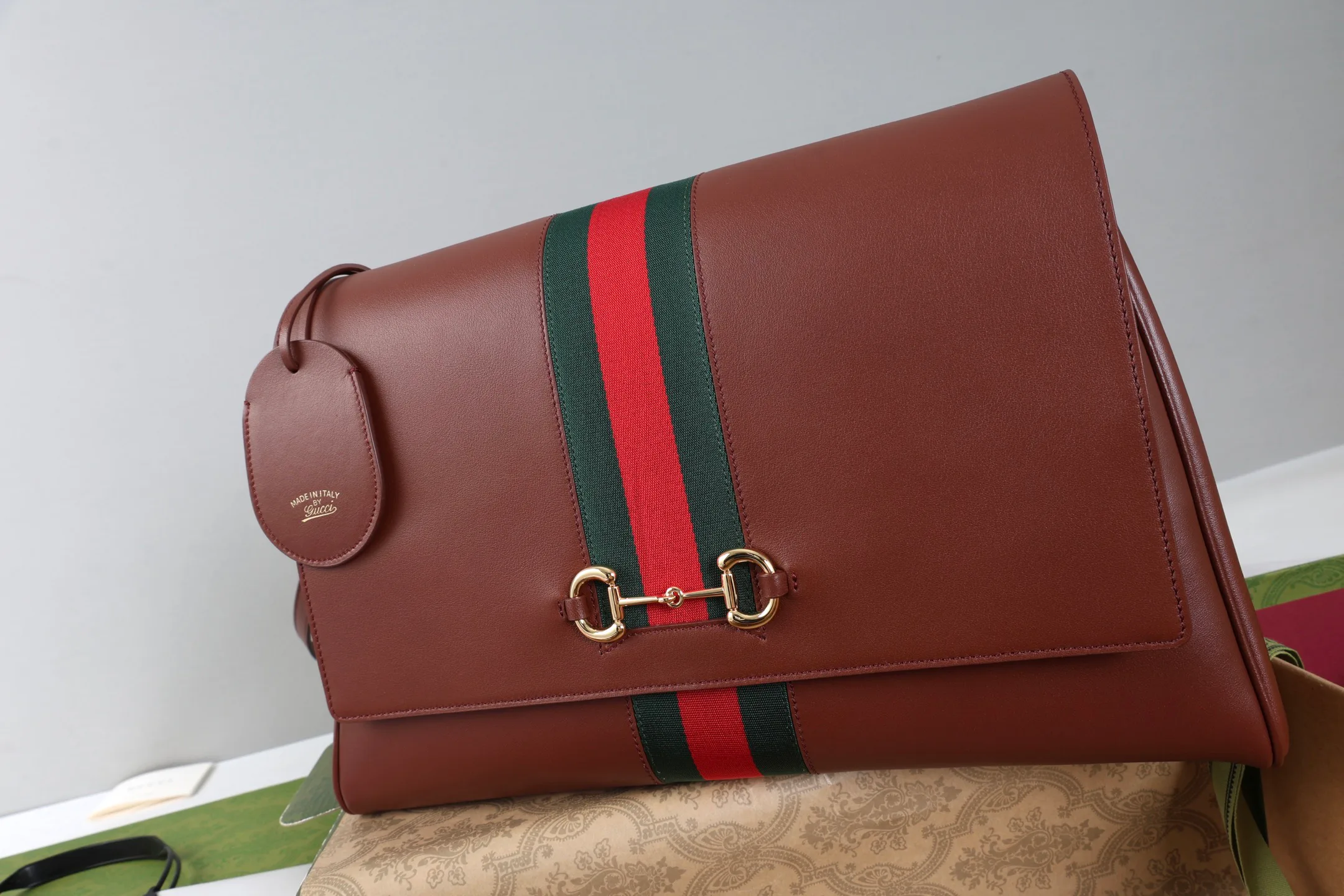 Классические Сумки Женские Gucci 18250586