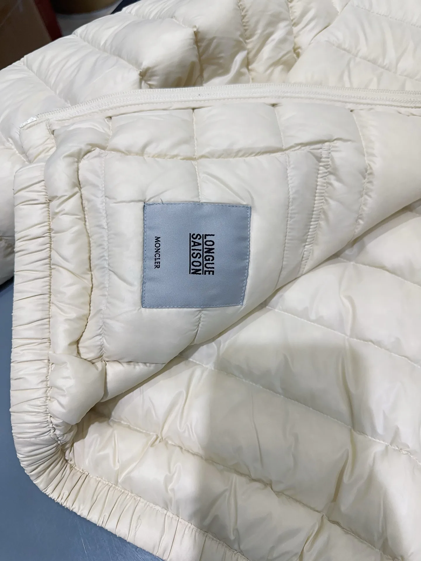 Куртки И Пуховики Женские Moncler 19084323