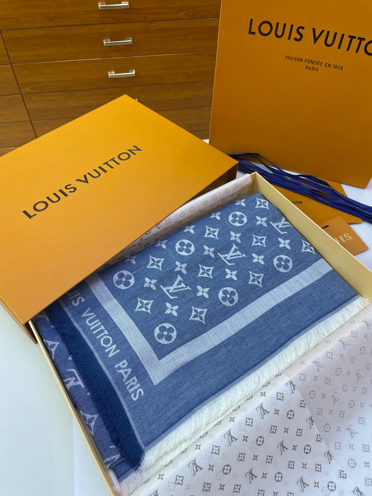 Шарфы Louis Vuitton 17928310