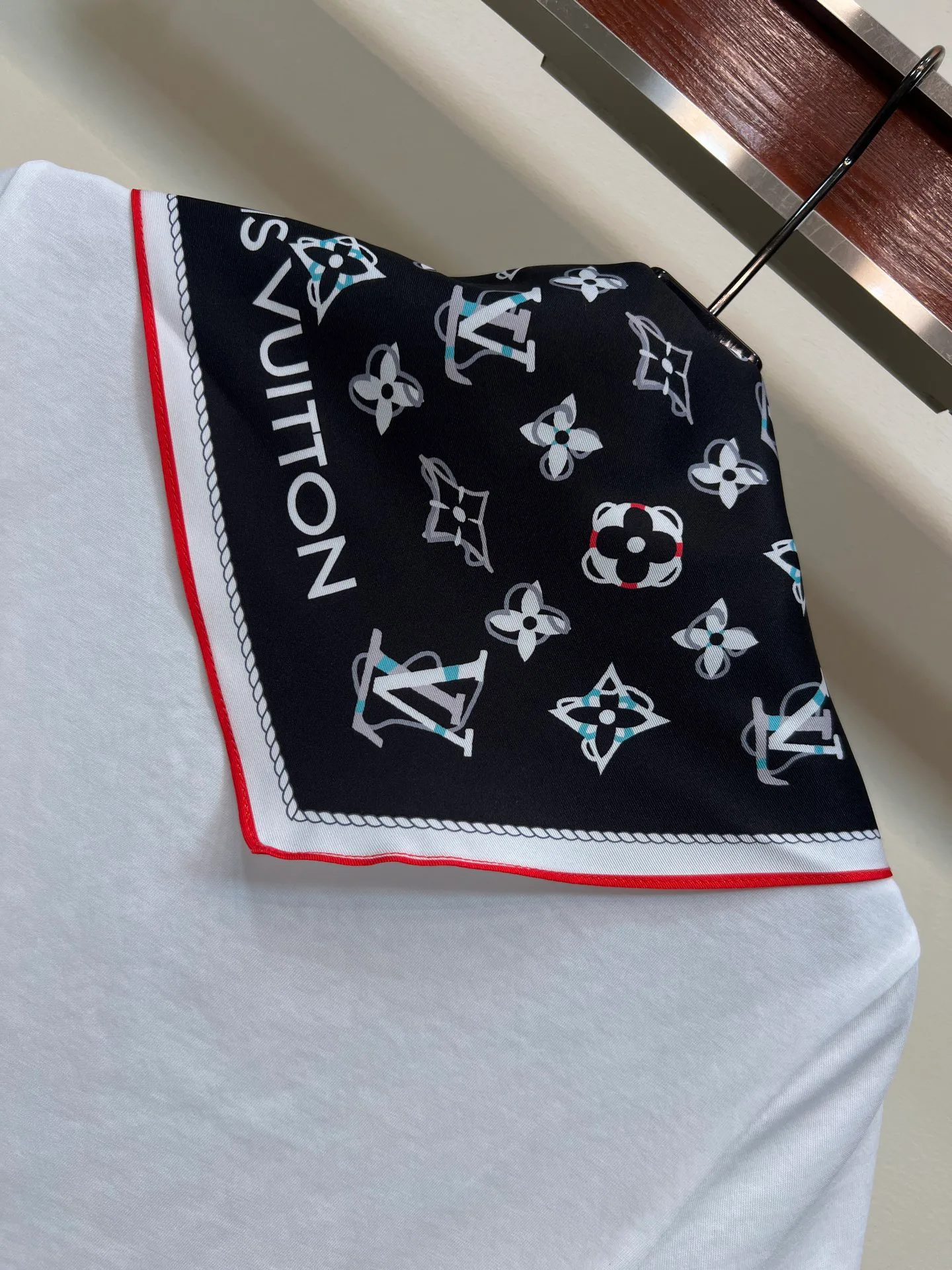 Футболки Женские Louis Vuitton 13237646