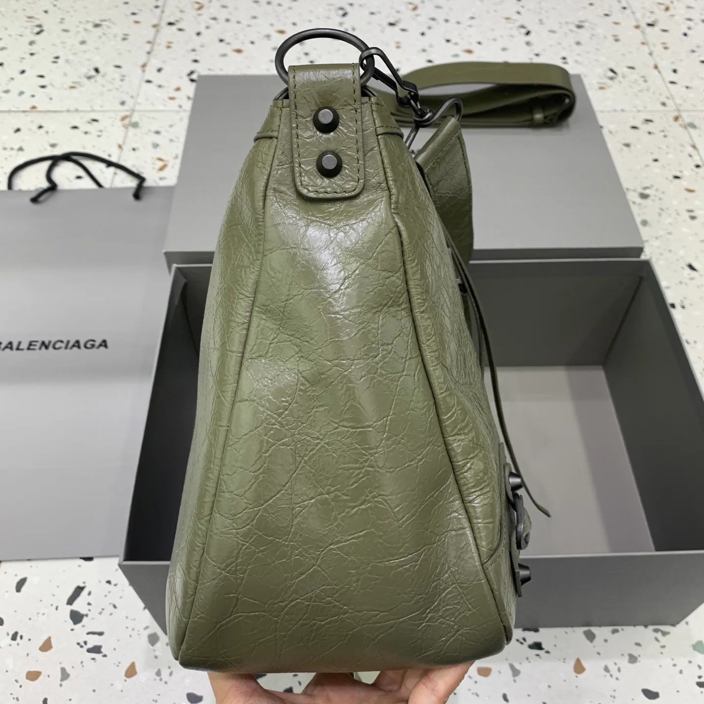 Сумки На Ремне Женские Balenciaga 13427251