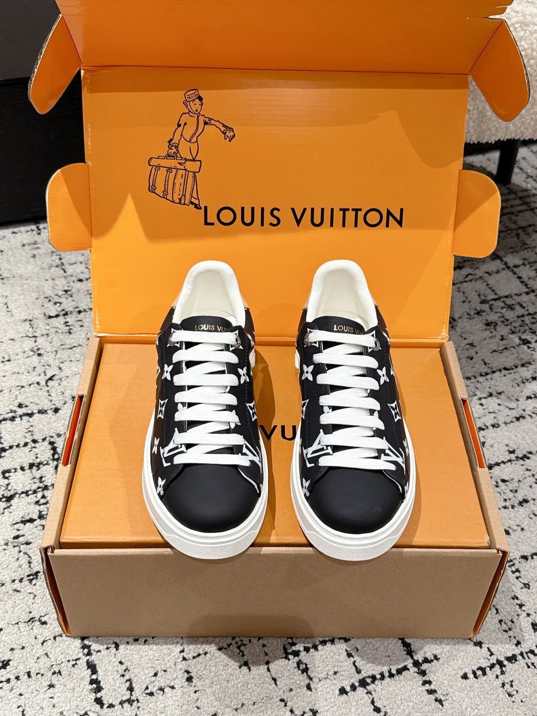 Кроссовки Женские Louis Vuitton 4502490