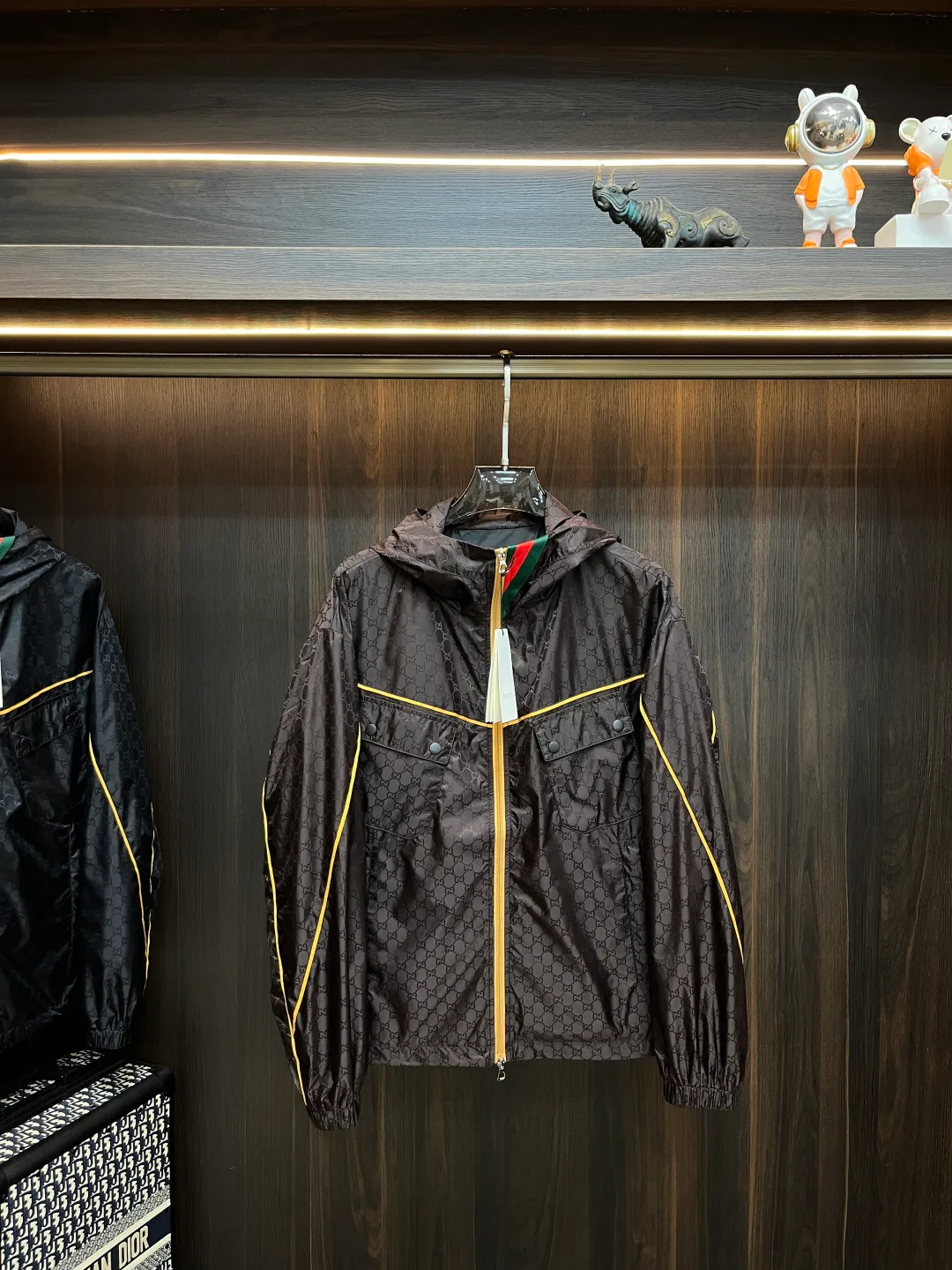 Куртки И Пуховики Женские Gucci 18416719