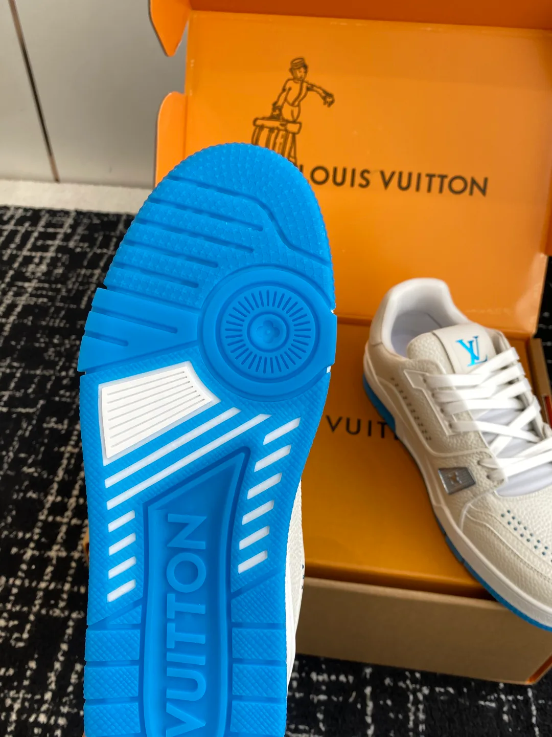 Кроссовки Женские Louis Vuitton 133136