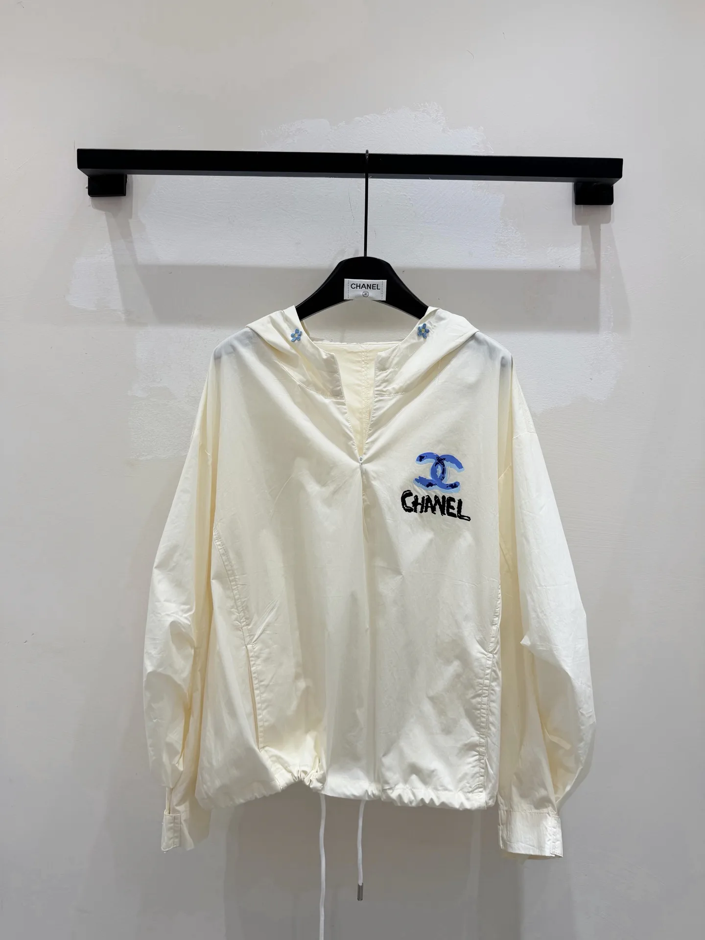 Куртки И Пуховики Женские Chanel 12625488
