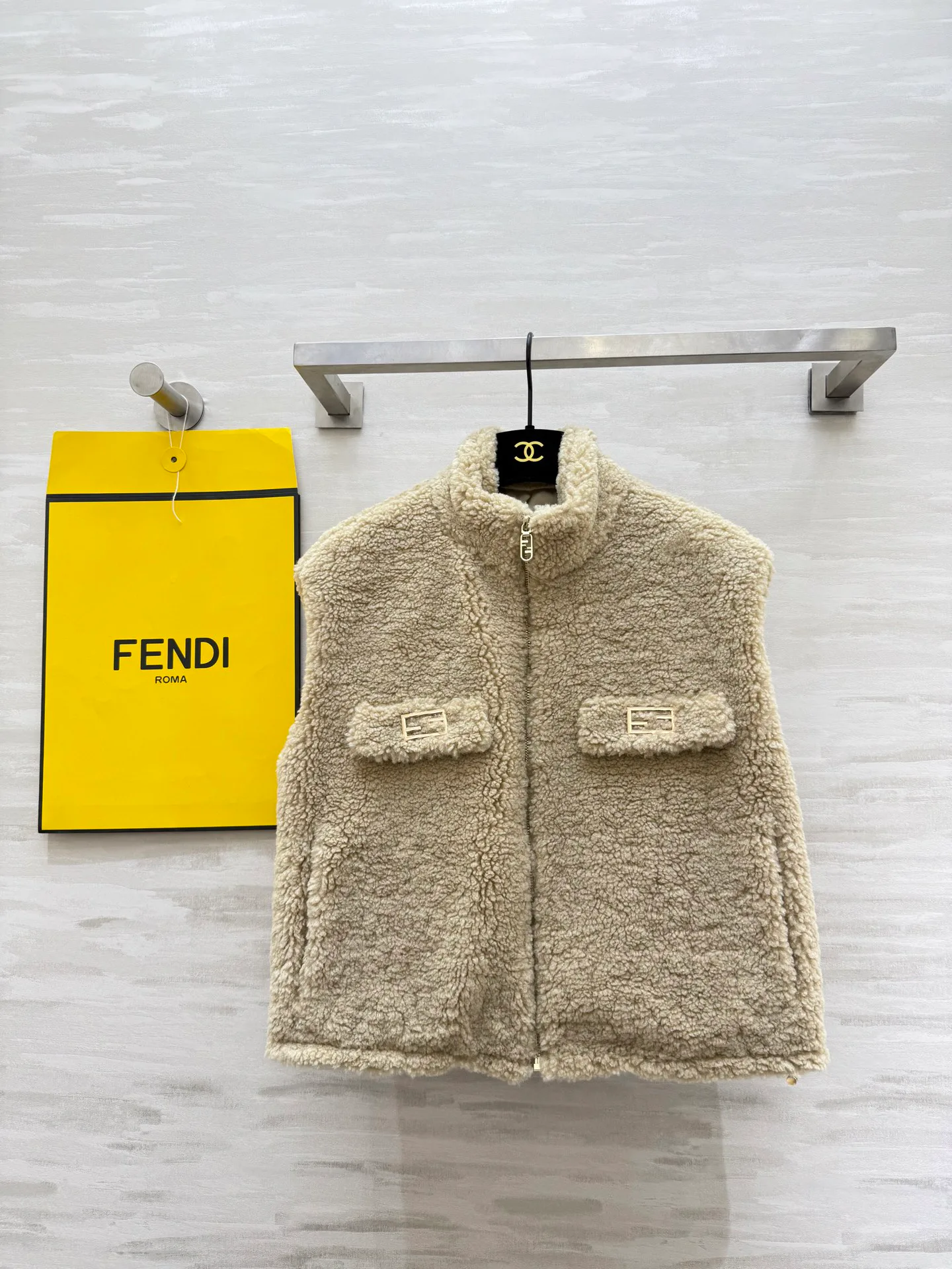 Жилеты Женские Fendi 600438