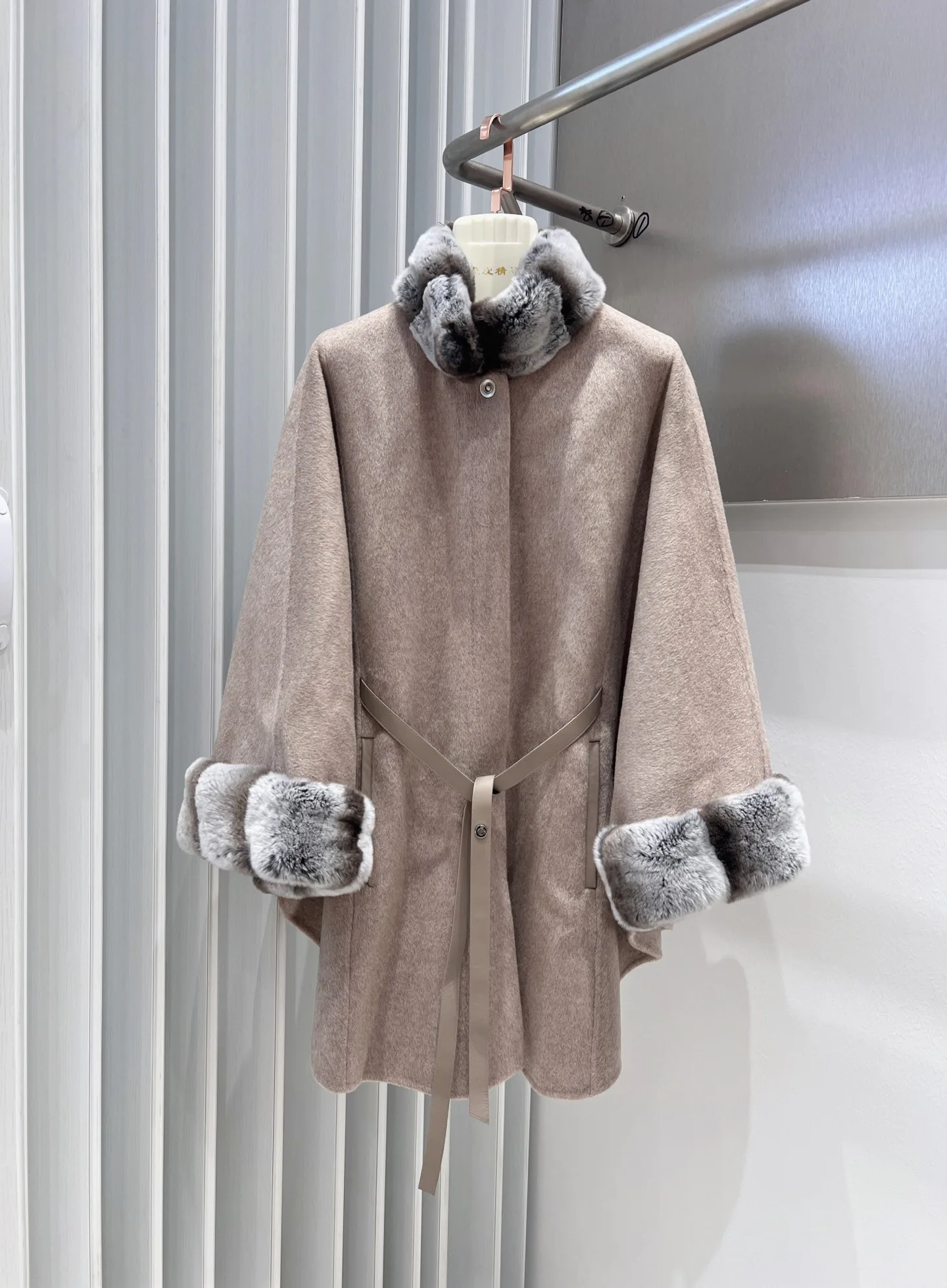 Пальто Женские Loro Piana 19595608