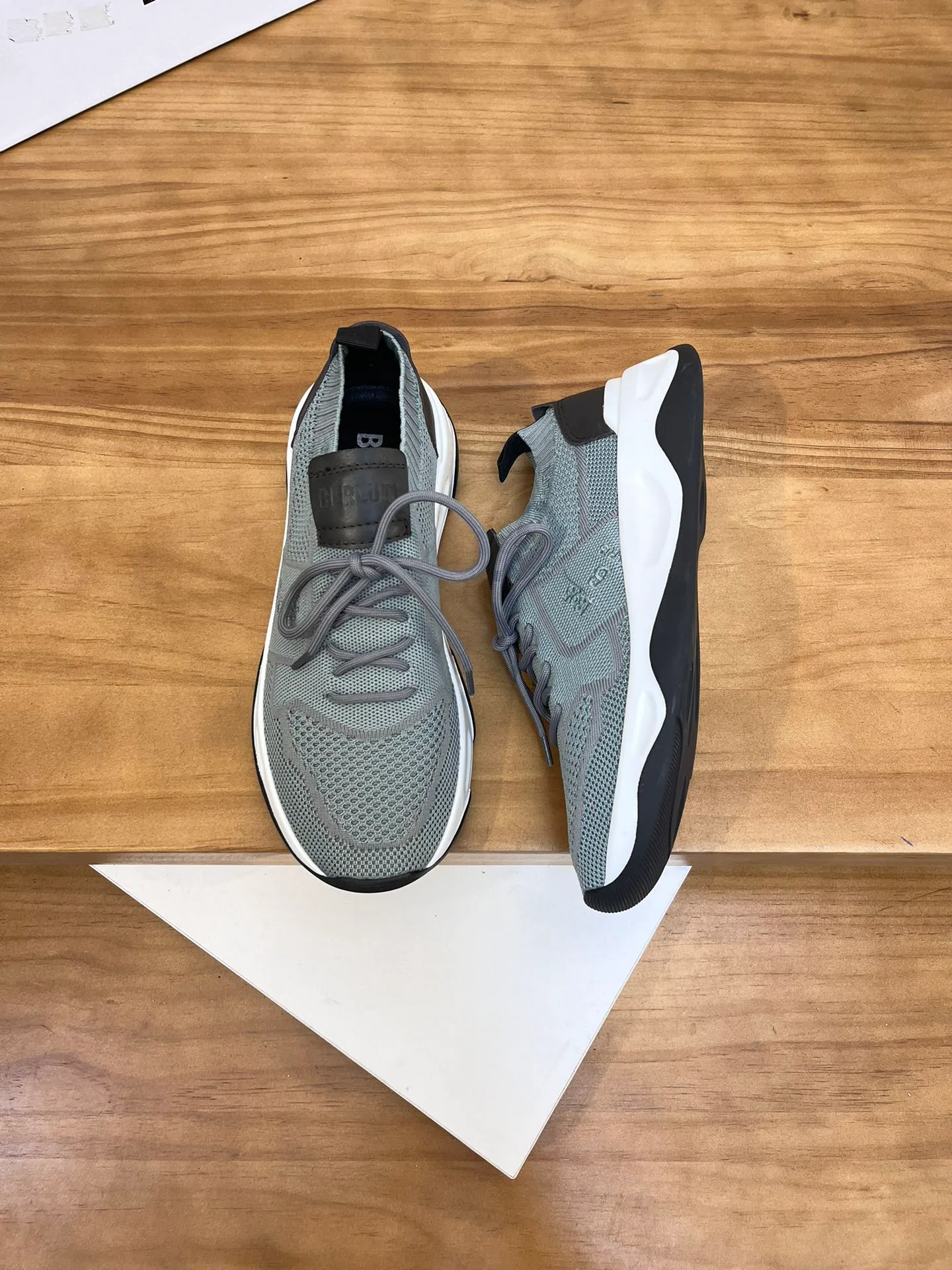 Кроссовки Женские Berluti 462866