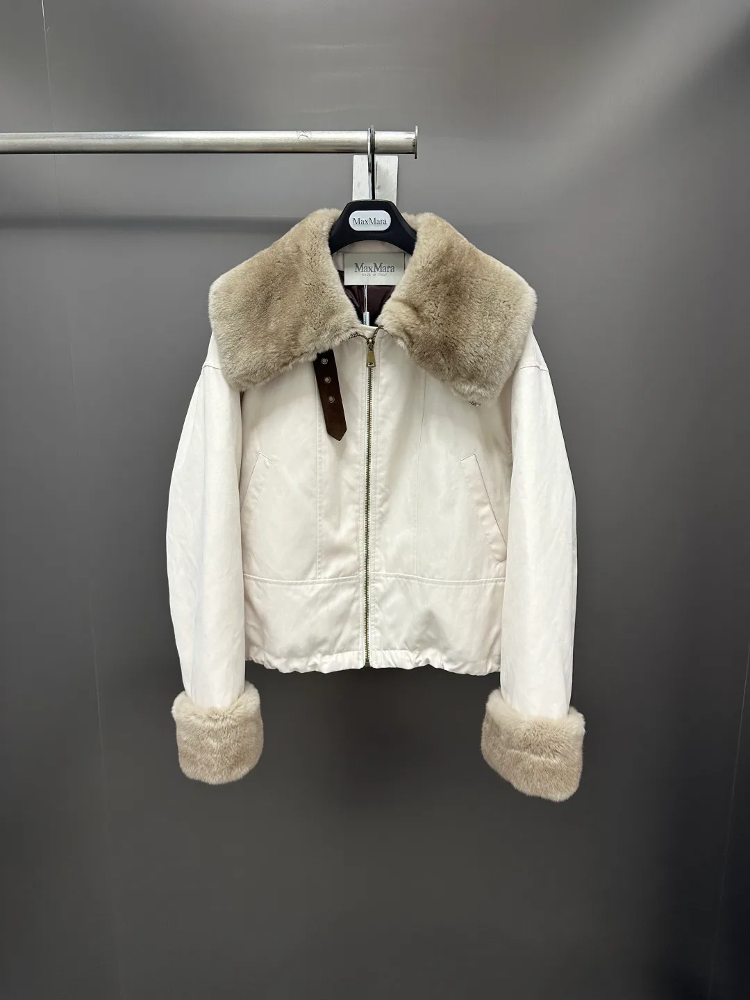 Куртки И Пуховики Женские Max Mara 18702427