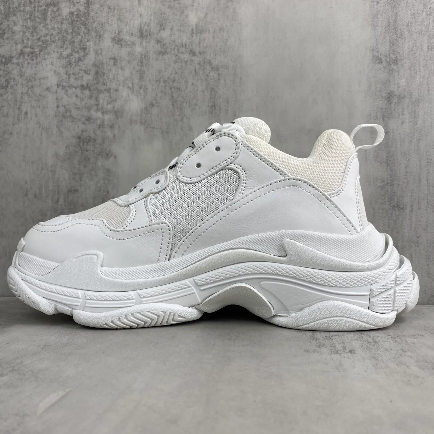 Кроссовки Женские Balenciaga 11216250
