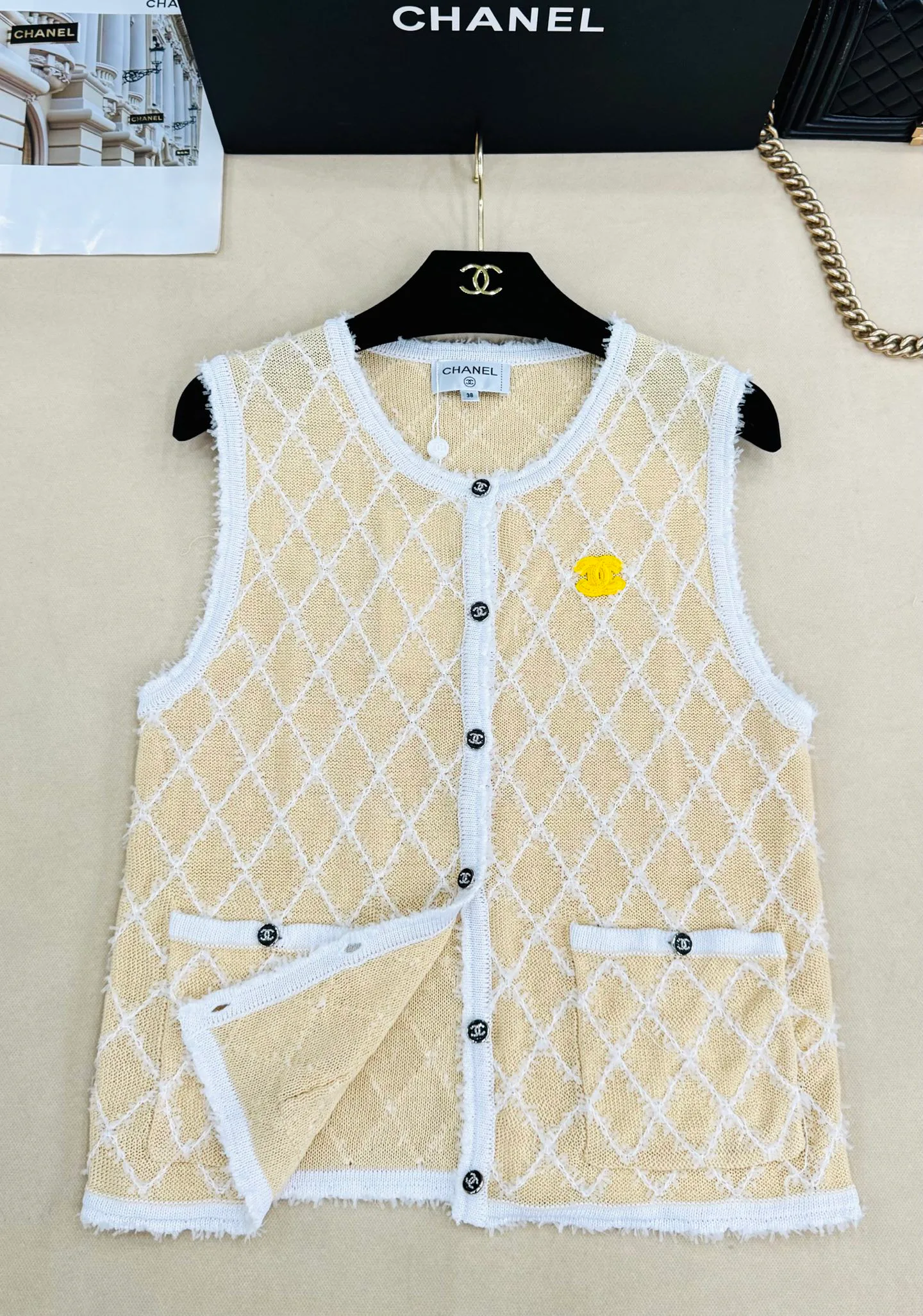 Жилеты Женские Chanel 16962343