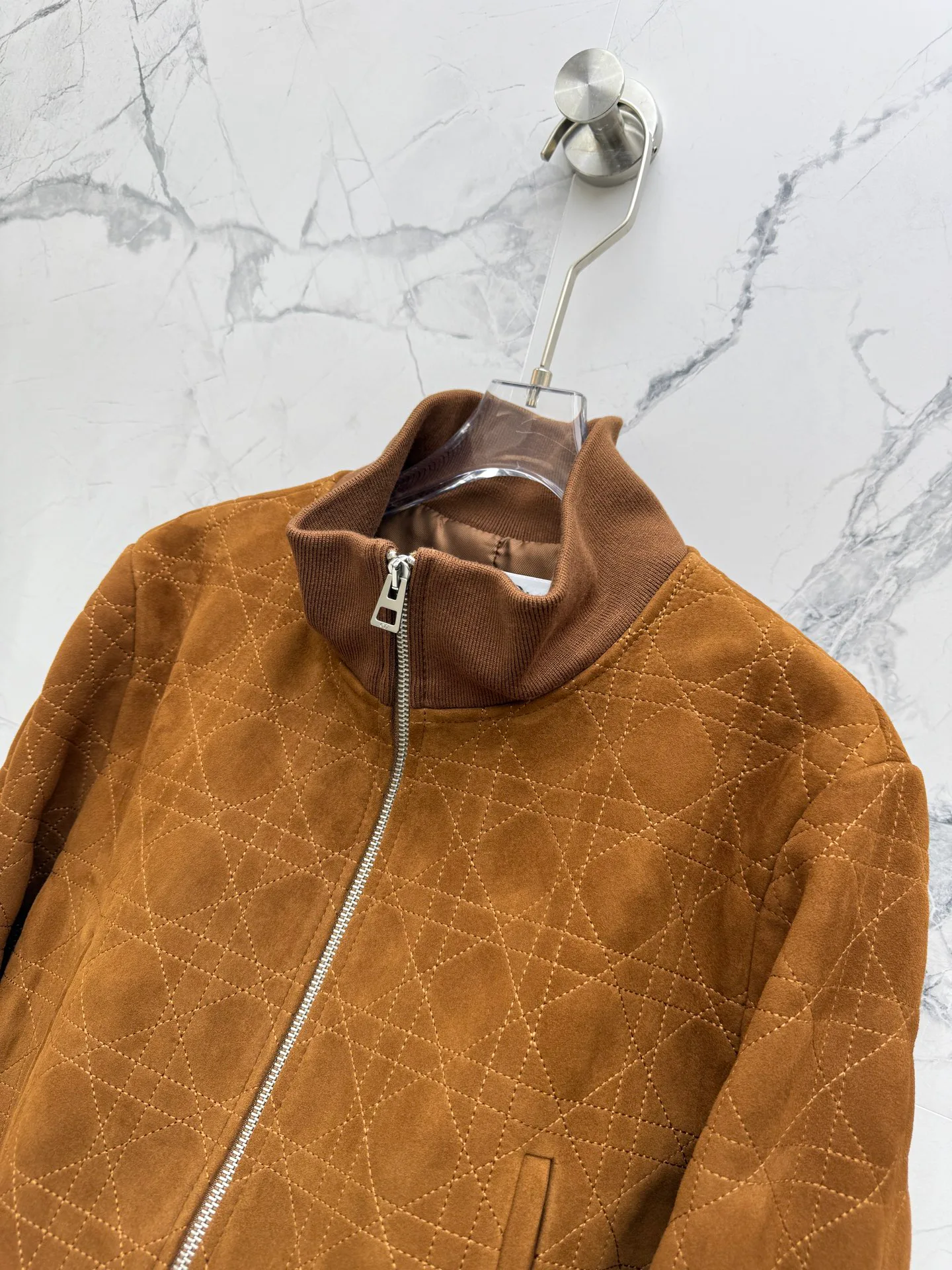 Кожаные Куртки И Дублёнки Женские Christian Dior 9976546