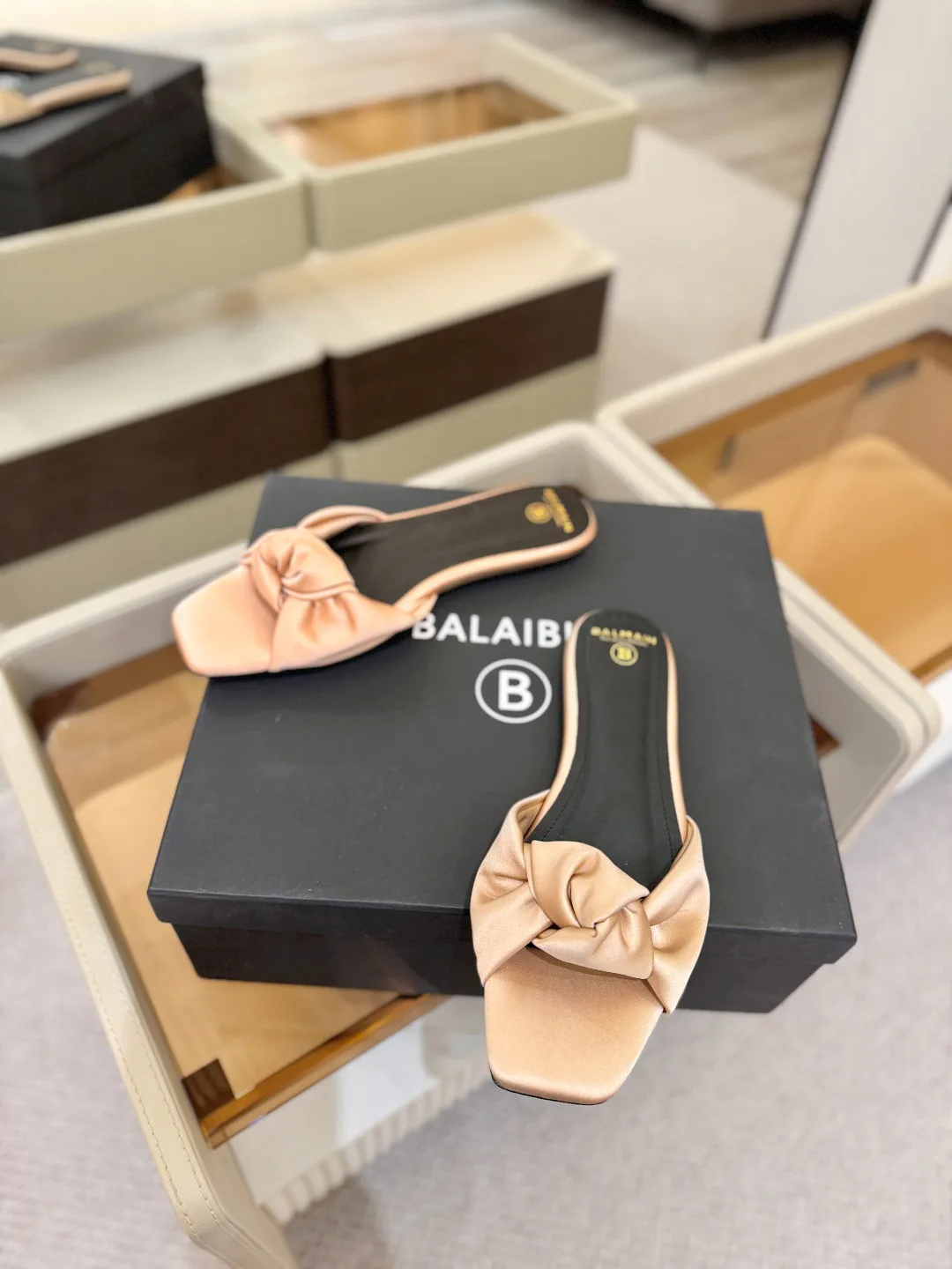 Шлепанцы Женские Balmain 841004