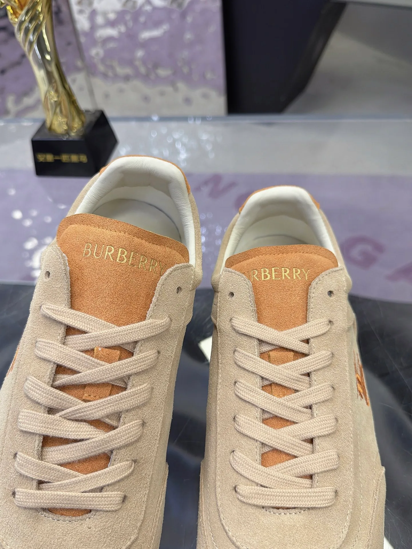 Кроссовки Женские Burberry 18025573