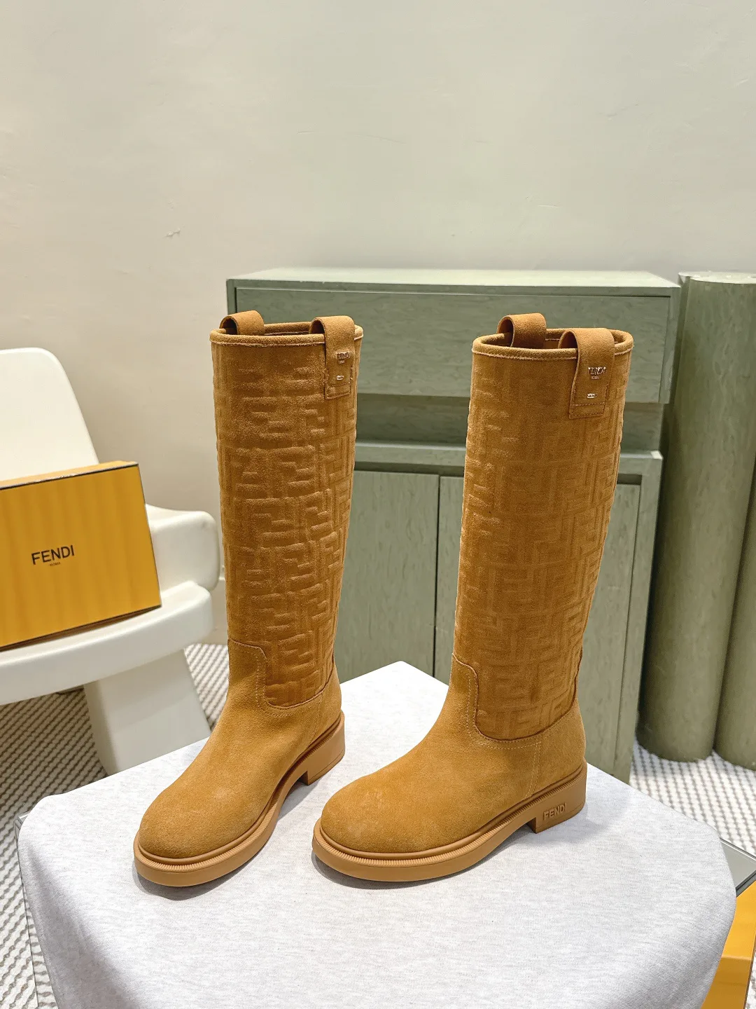 Сапоги Женские Fendi 18153040