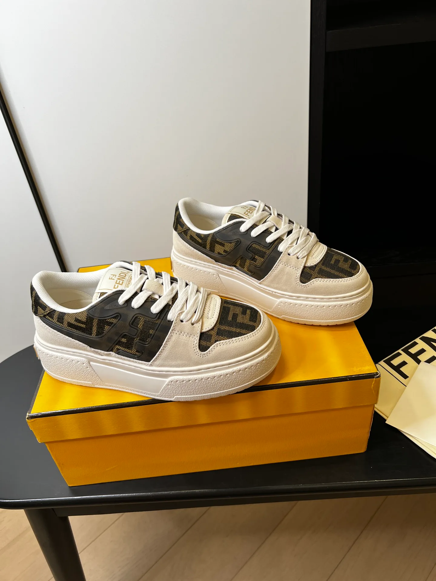 Кроссовки Женские Fendi 515275