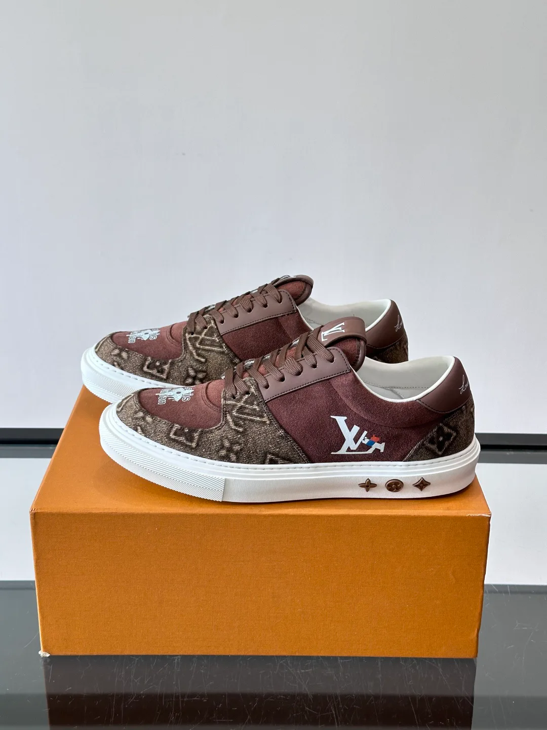 Кроссовки Женские Louis Vuitton 17037734