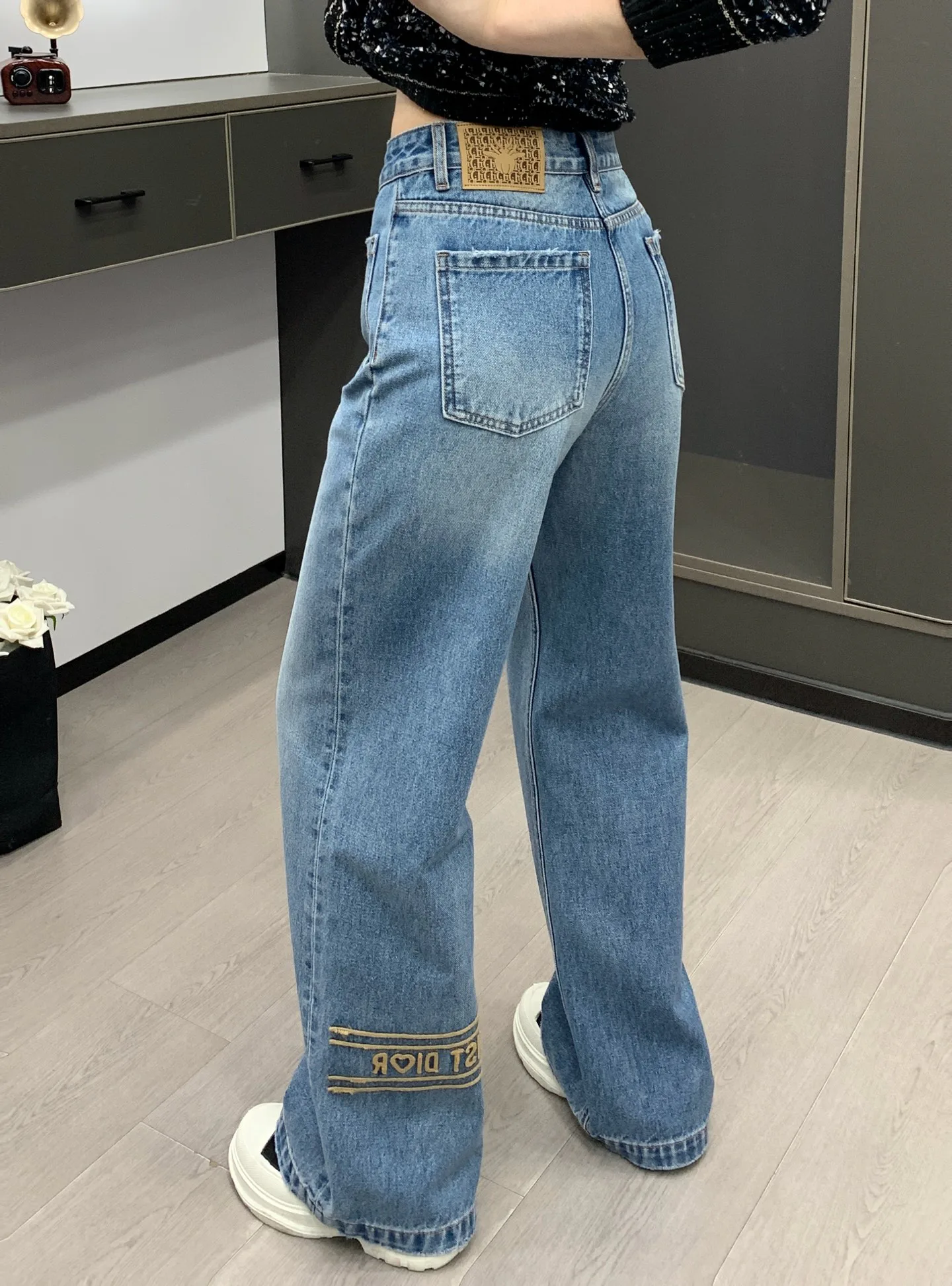 Джинсы Женские Christian Dior 18942327