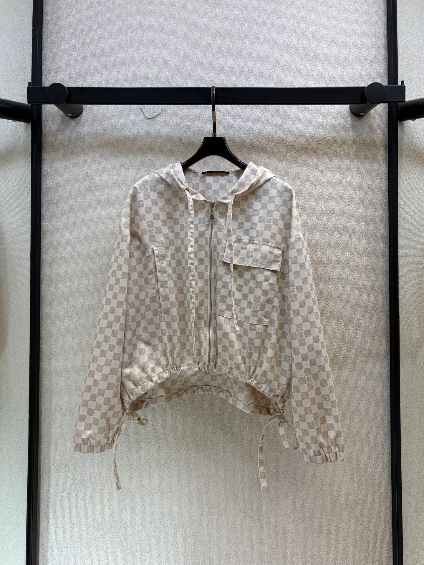 Куртки И Пуховики Женские Louis Vuitton 18203403