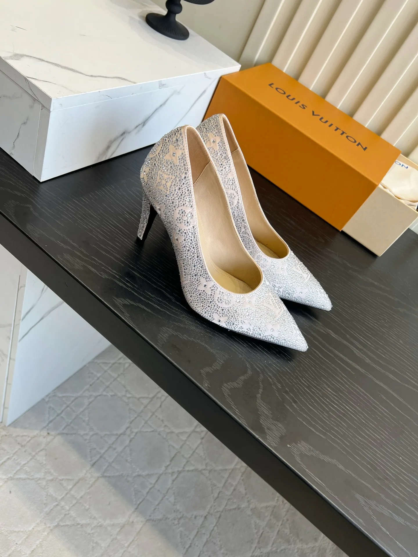 Туфли Женские Louis Vuitton 18152246