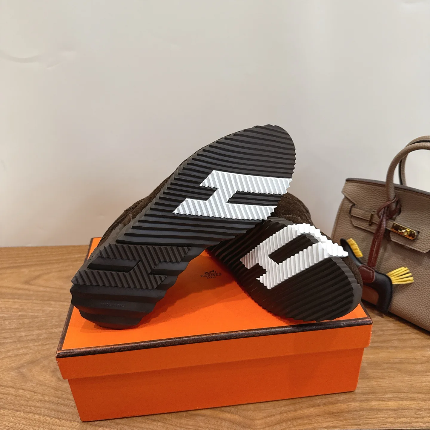 Кроссовки Женские Hermes 11336533